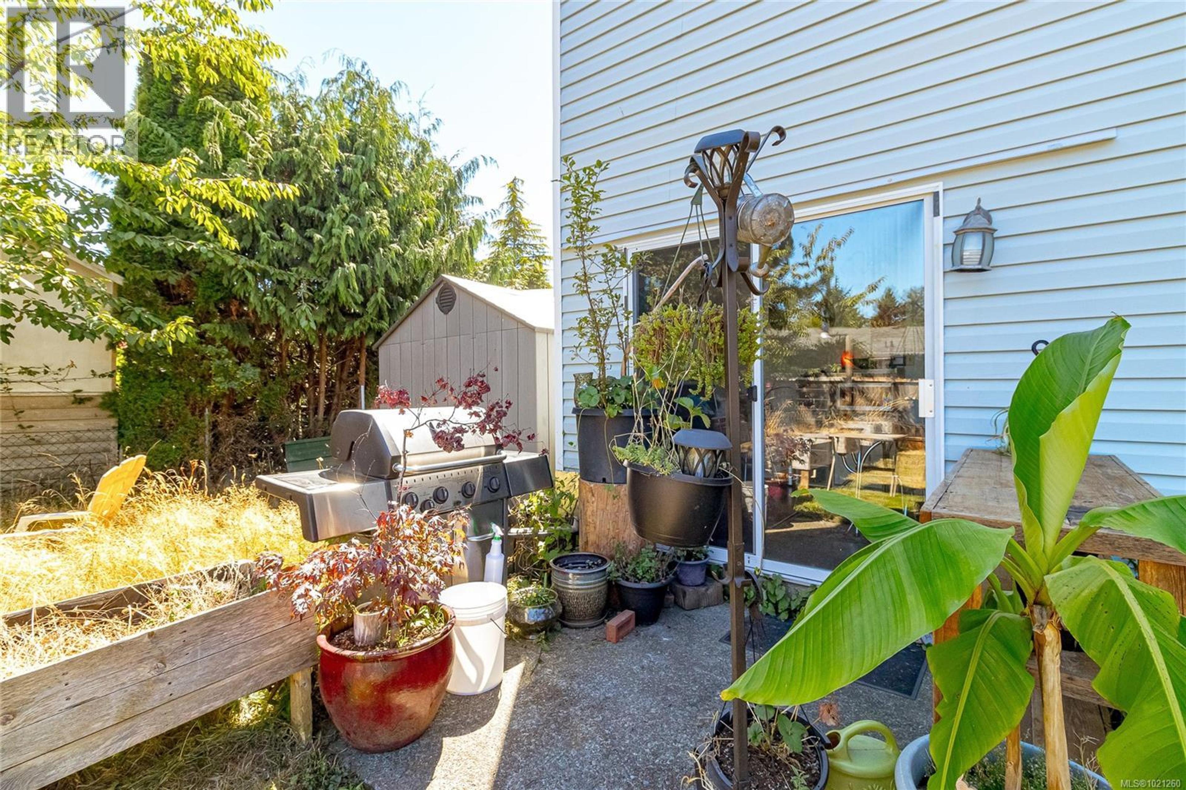 9975 VICTORIA RD - 64