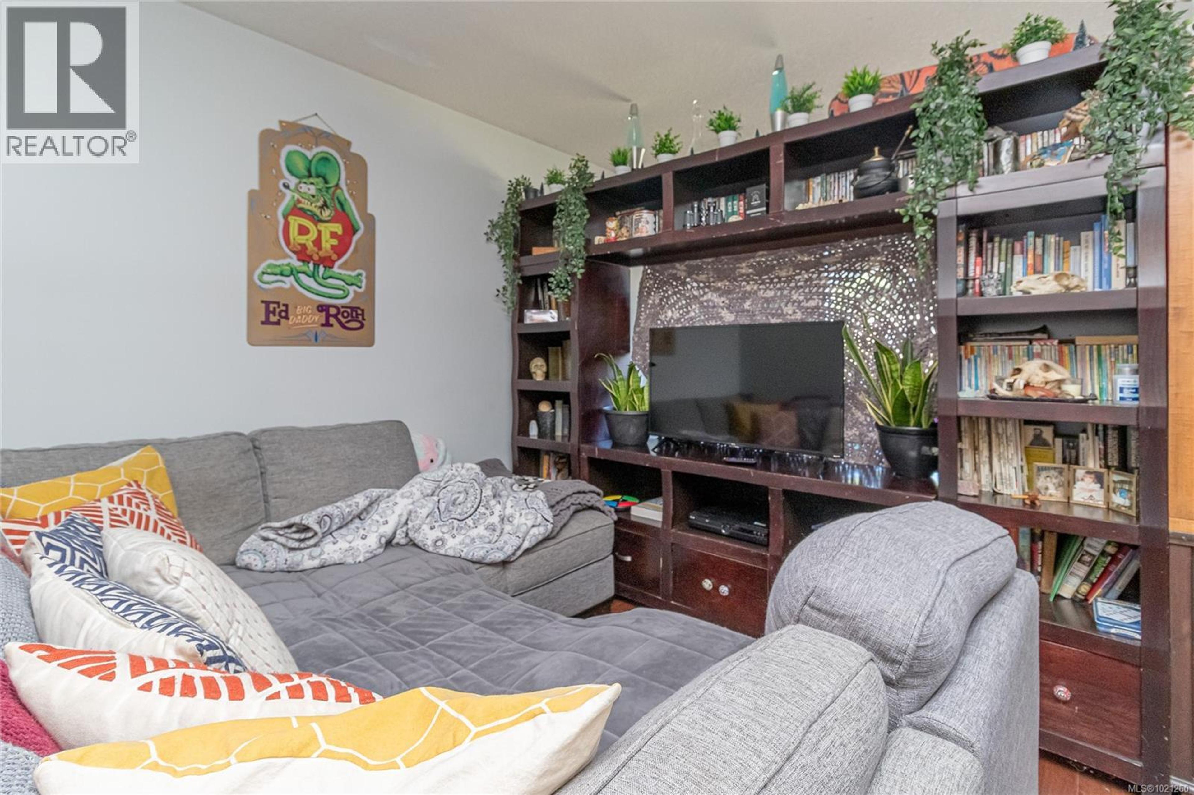 9975 VICTORIA RD - 8