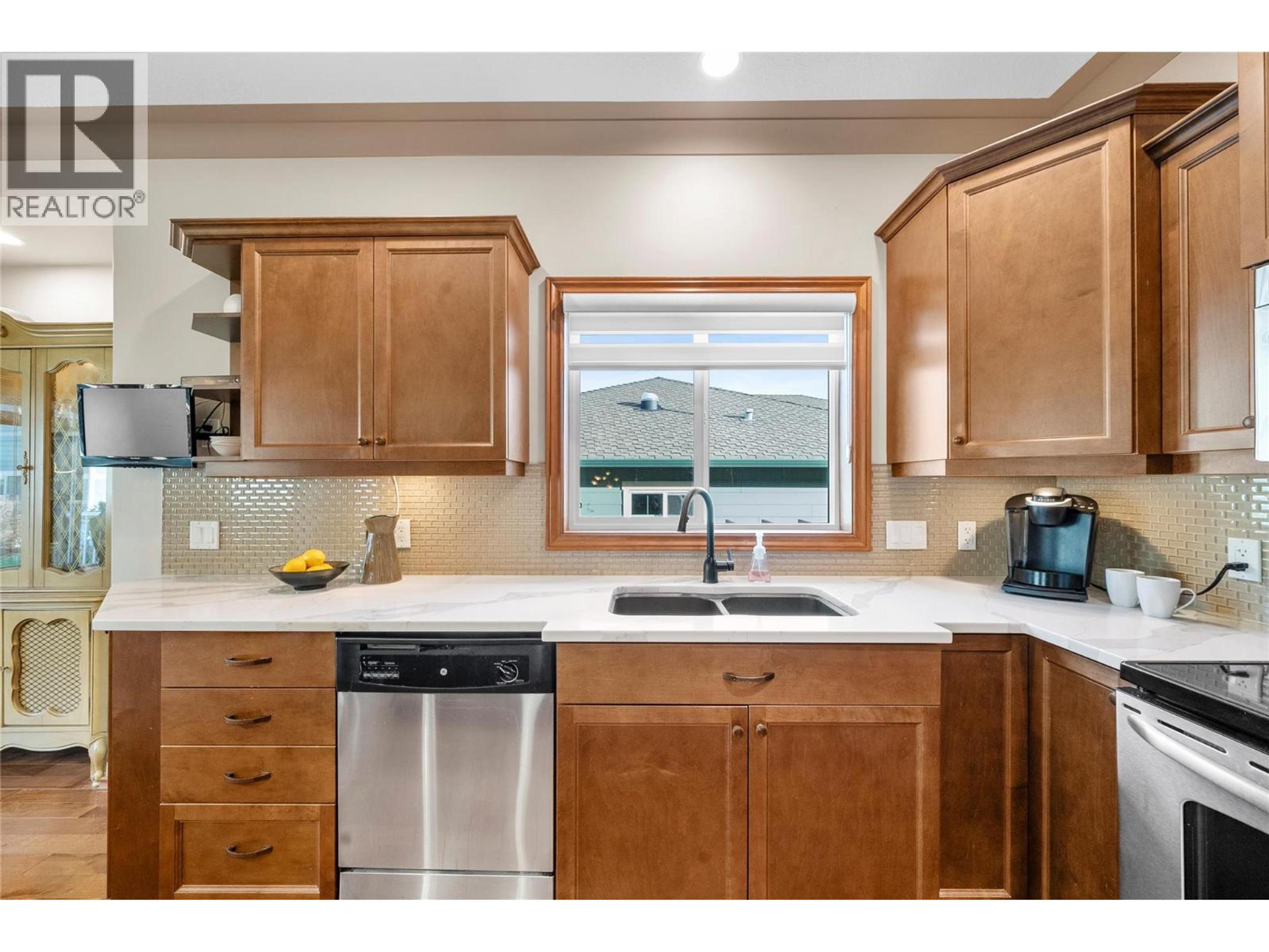 #8 2680 GOLF COURSE DRIVE - 8