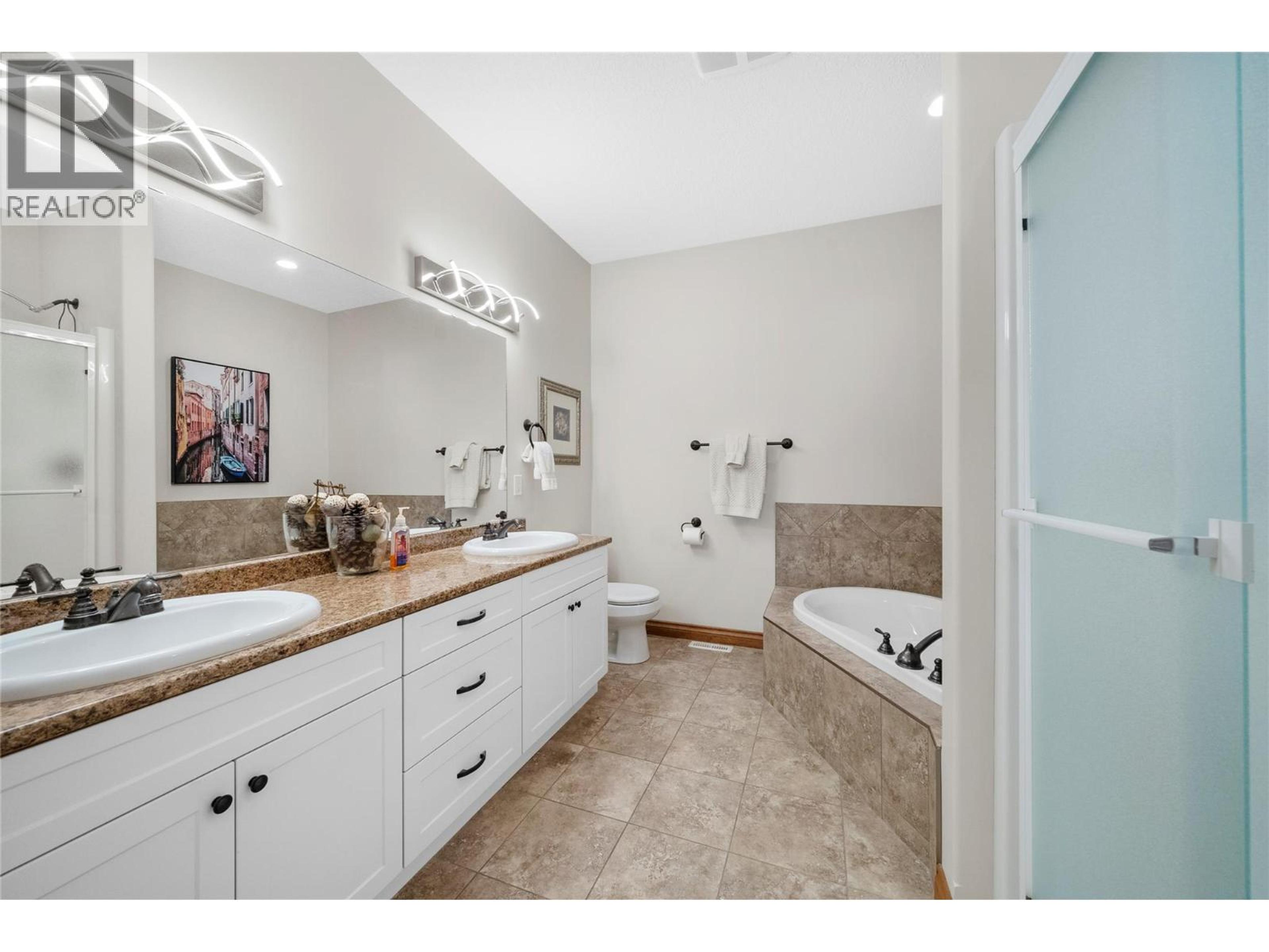 #8 2680 GOLF COURSE DRIVE - 17