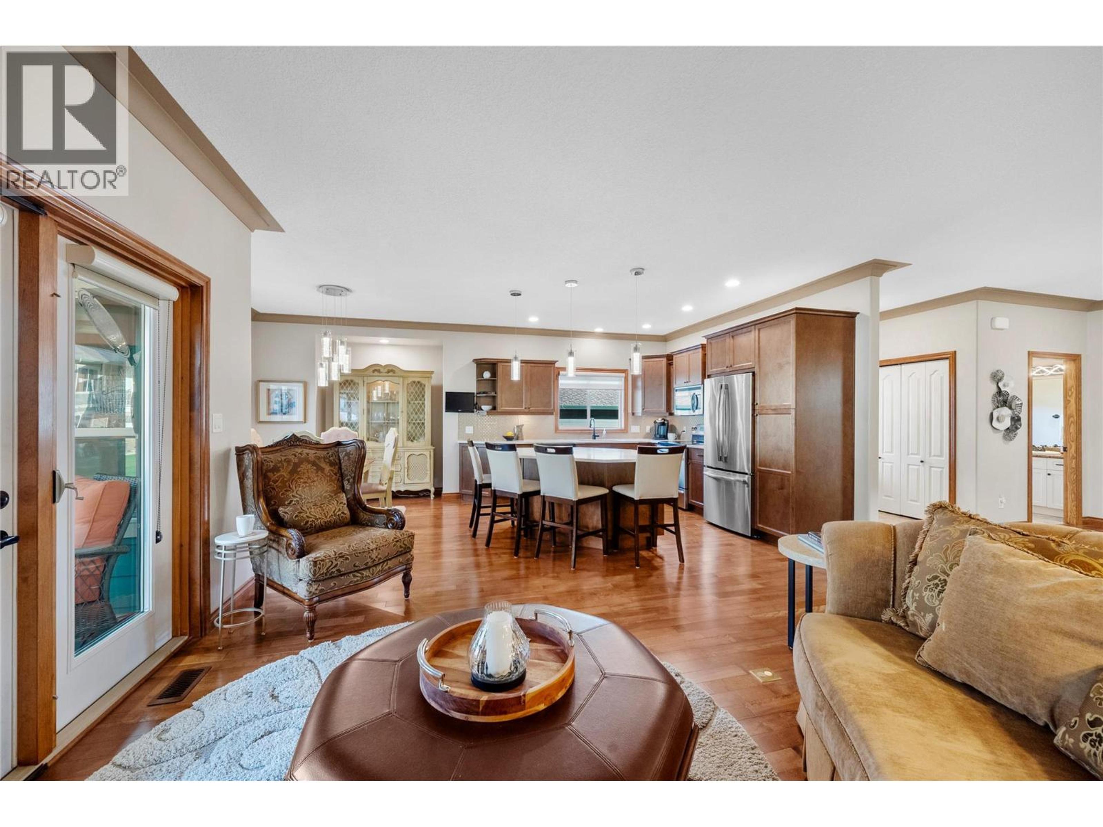 #8 2680 GOLF COURSE DRIVE - 14