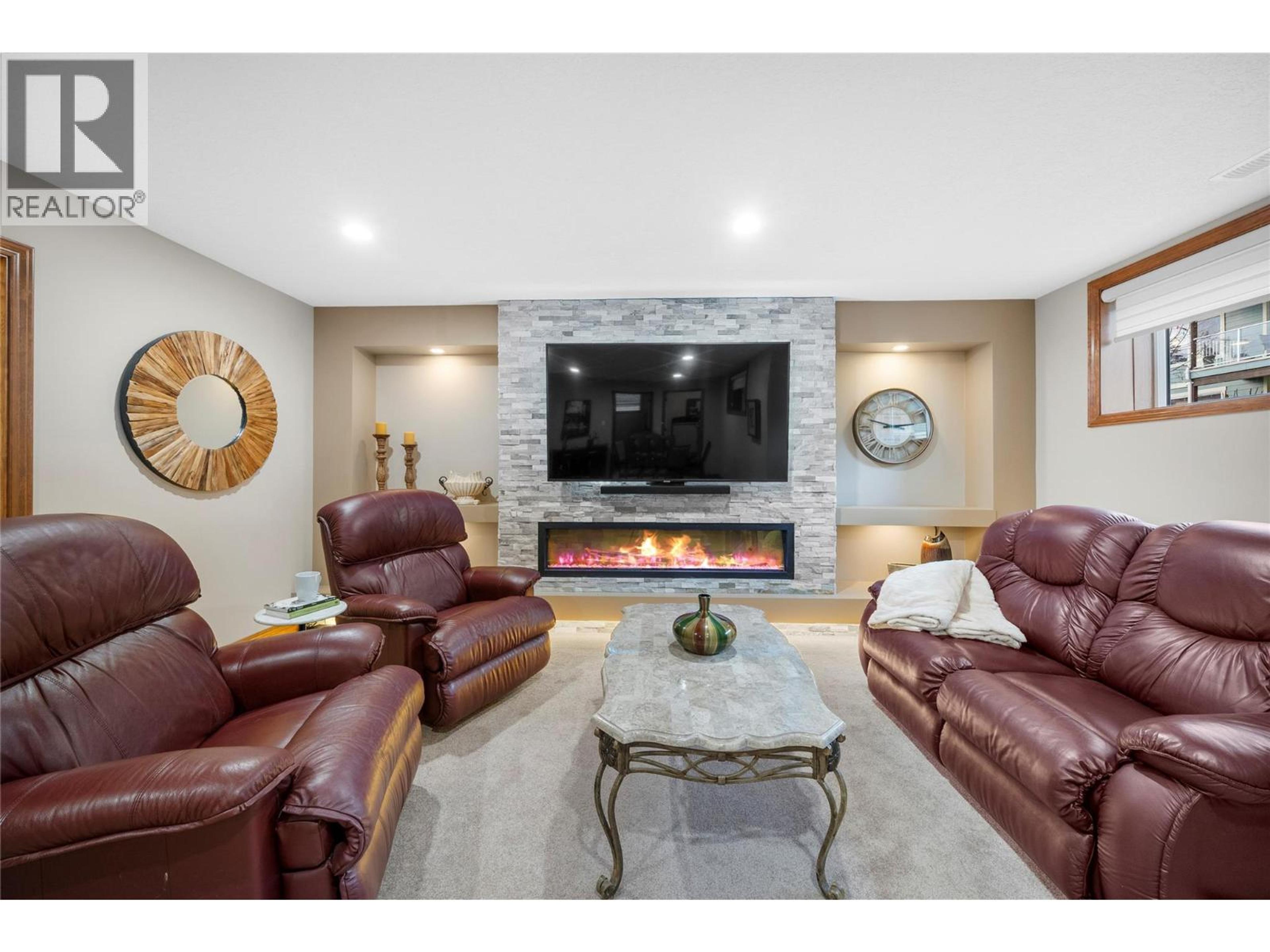 #8 2680 GOLF COURSE DRIVE - 23