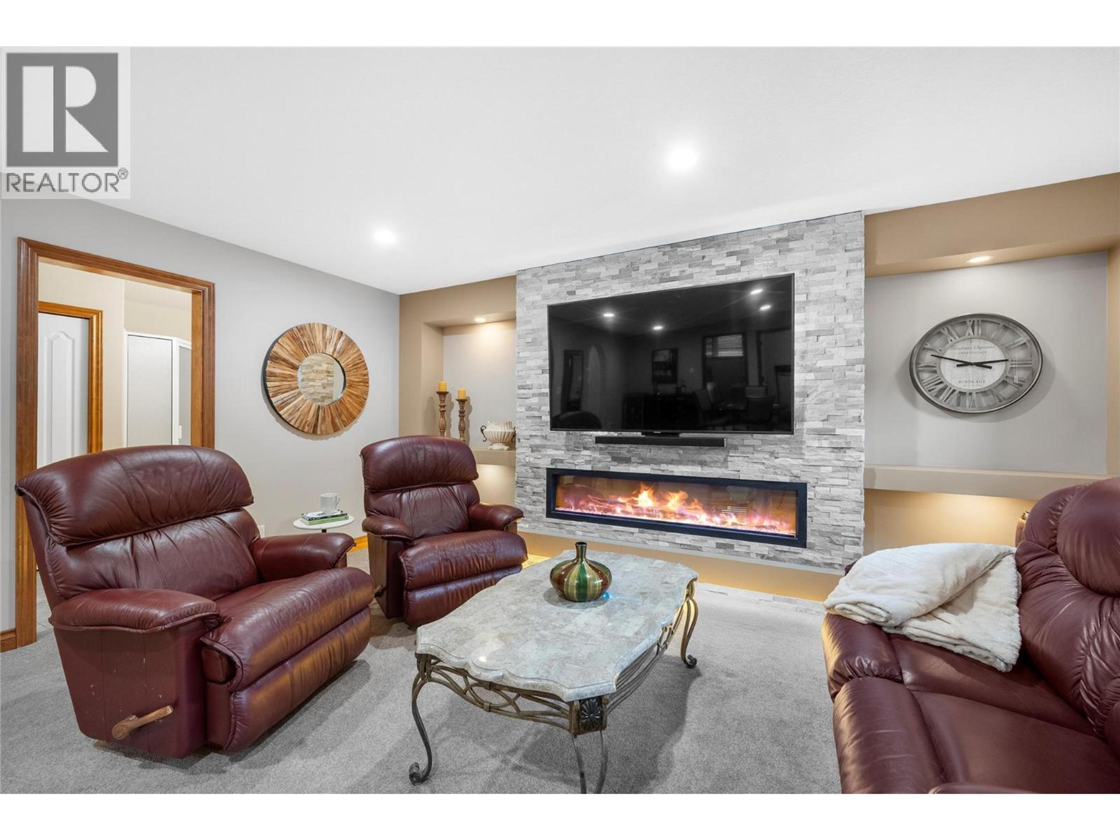 #8 2680 GOLF COURSE DRIVE - 24