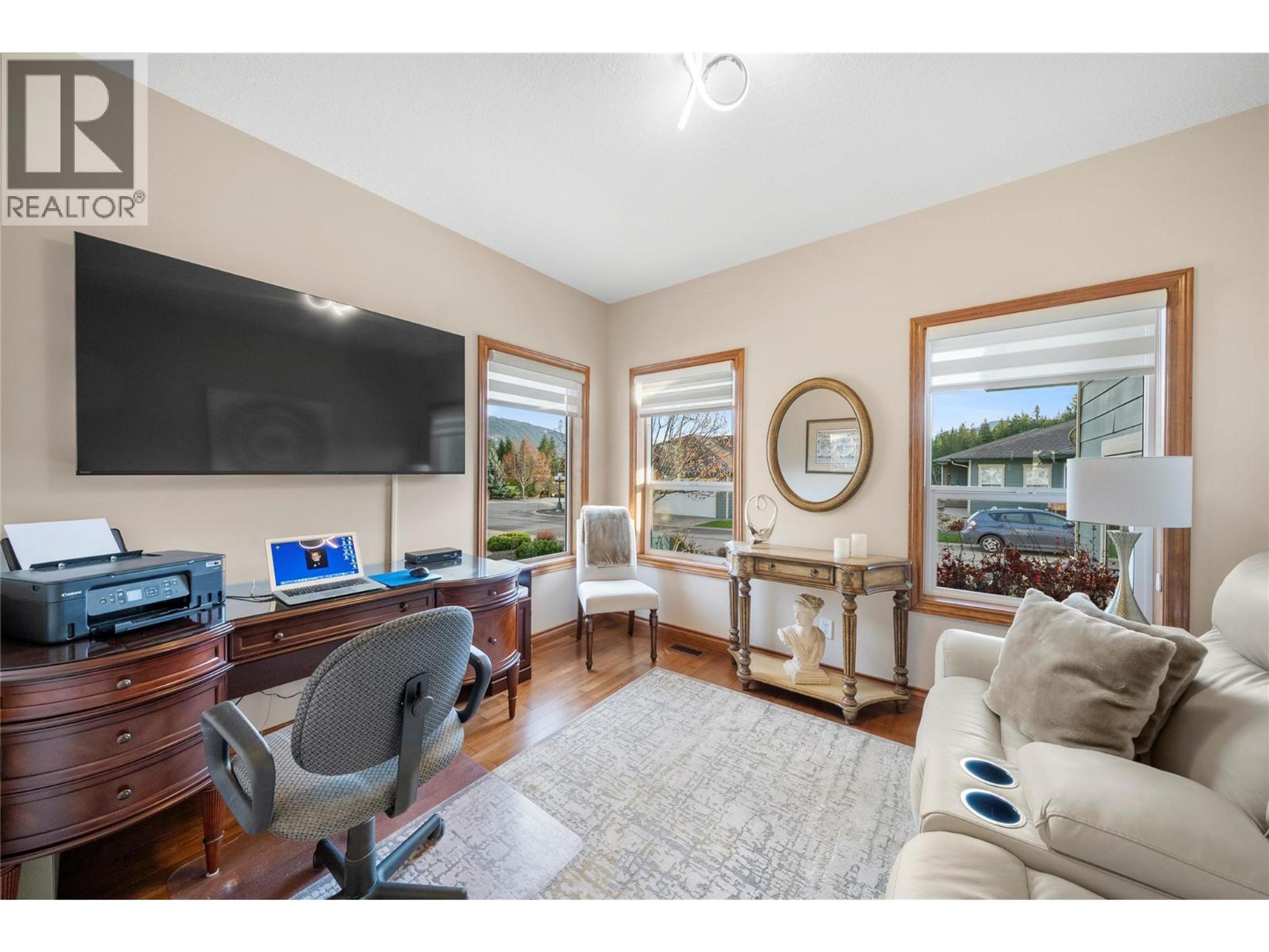 #8 2680 GOLF COURSE DRIVE - 20