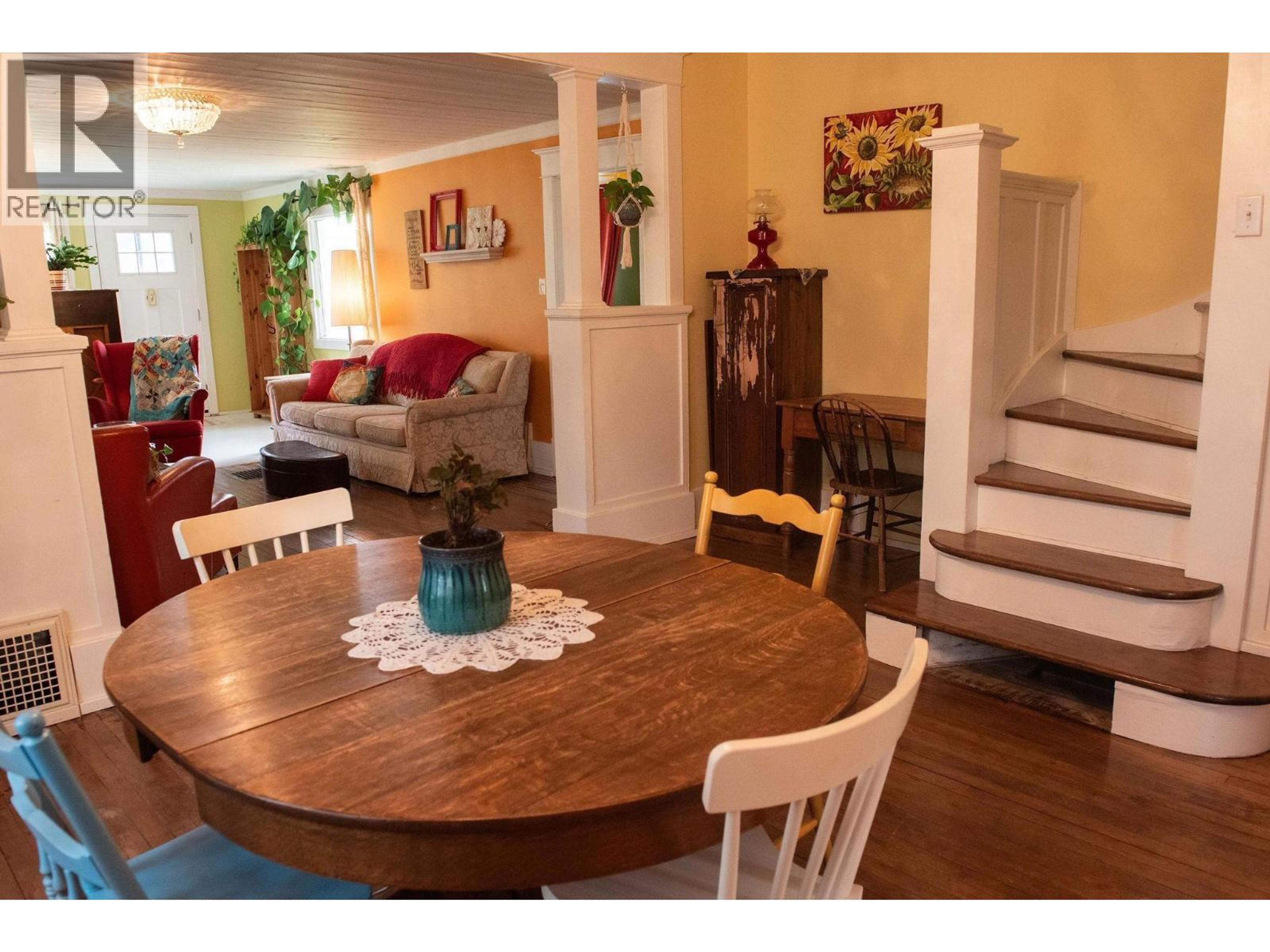 157 W COLUMBIA STREET - Image 6