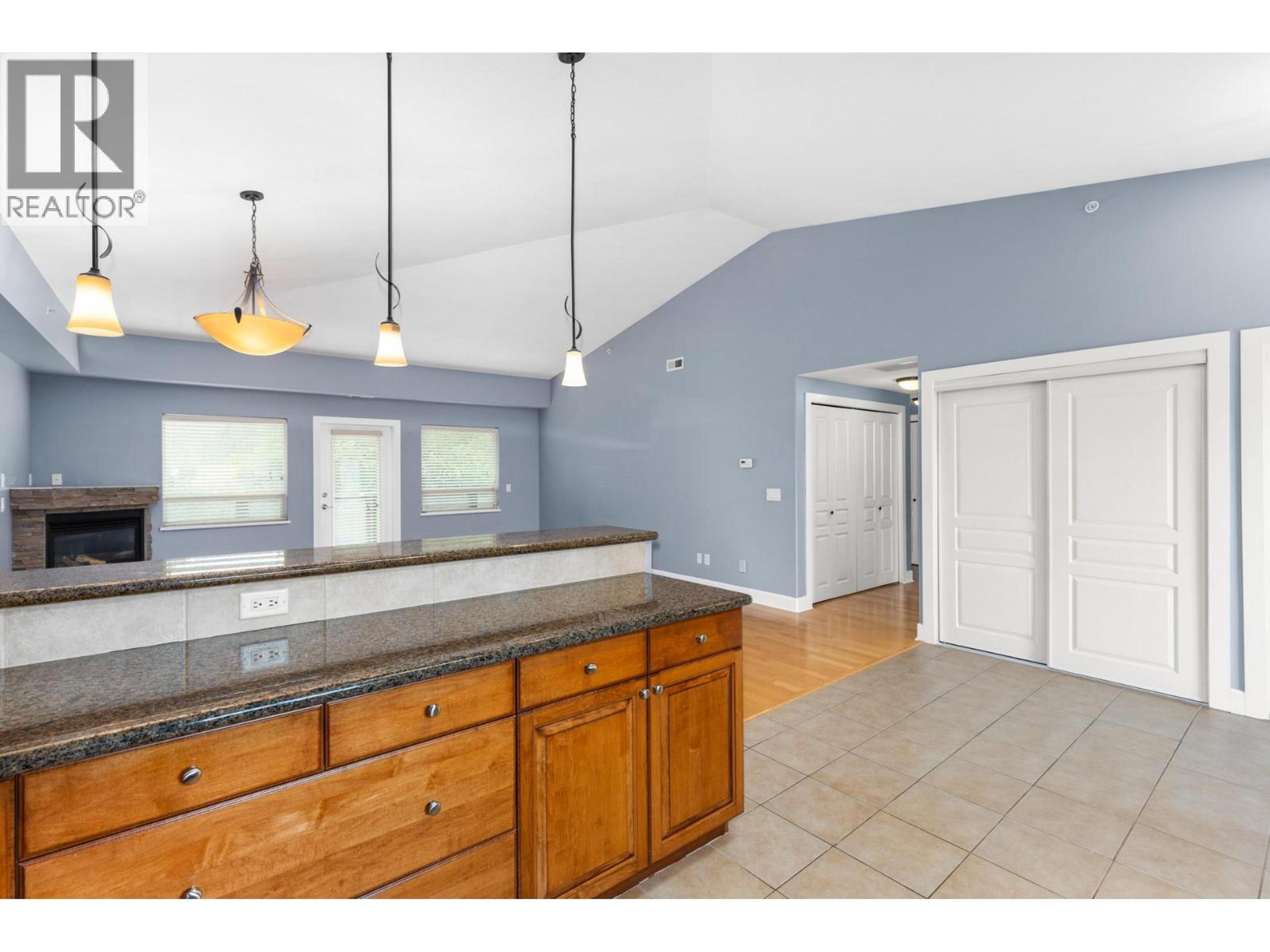 #335 3996 BEACH AVENUE - 11