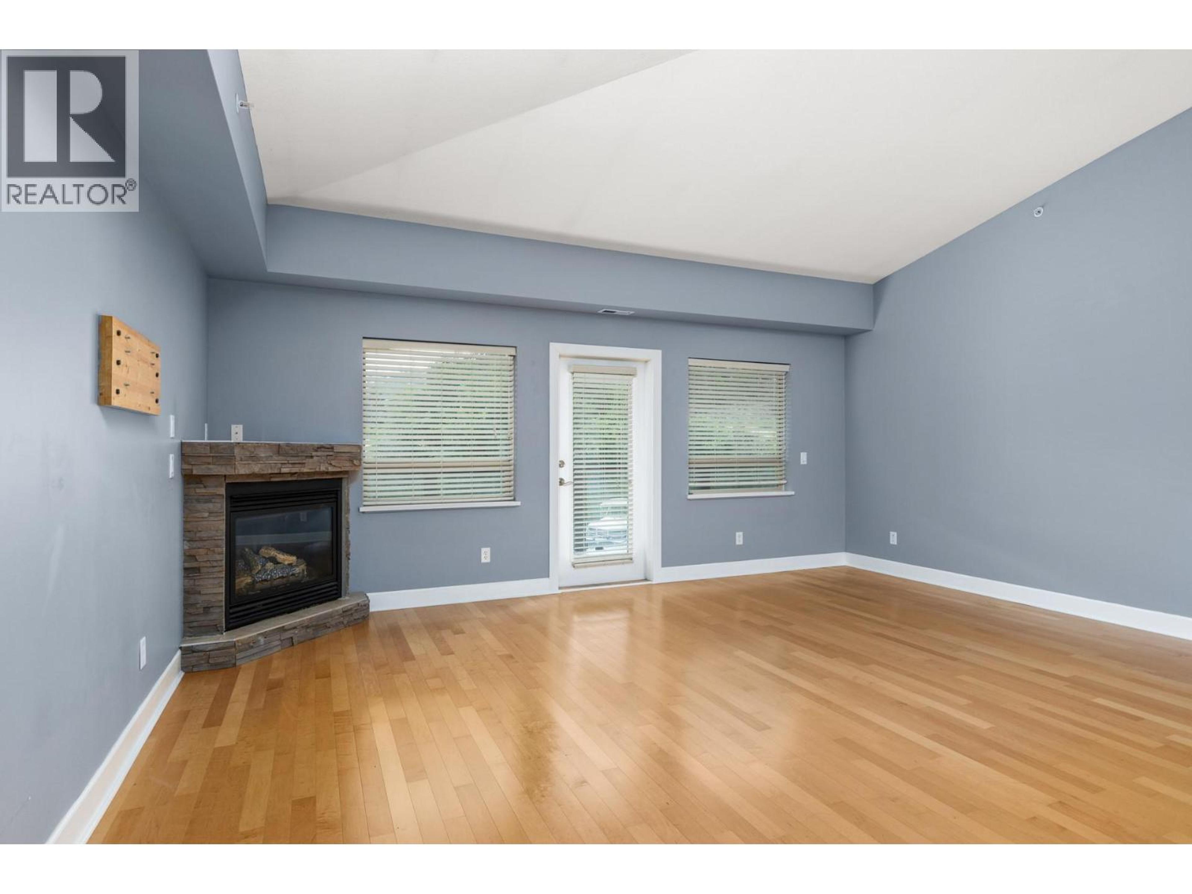 #335 3996 BEACH AVENUE - 14