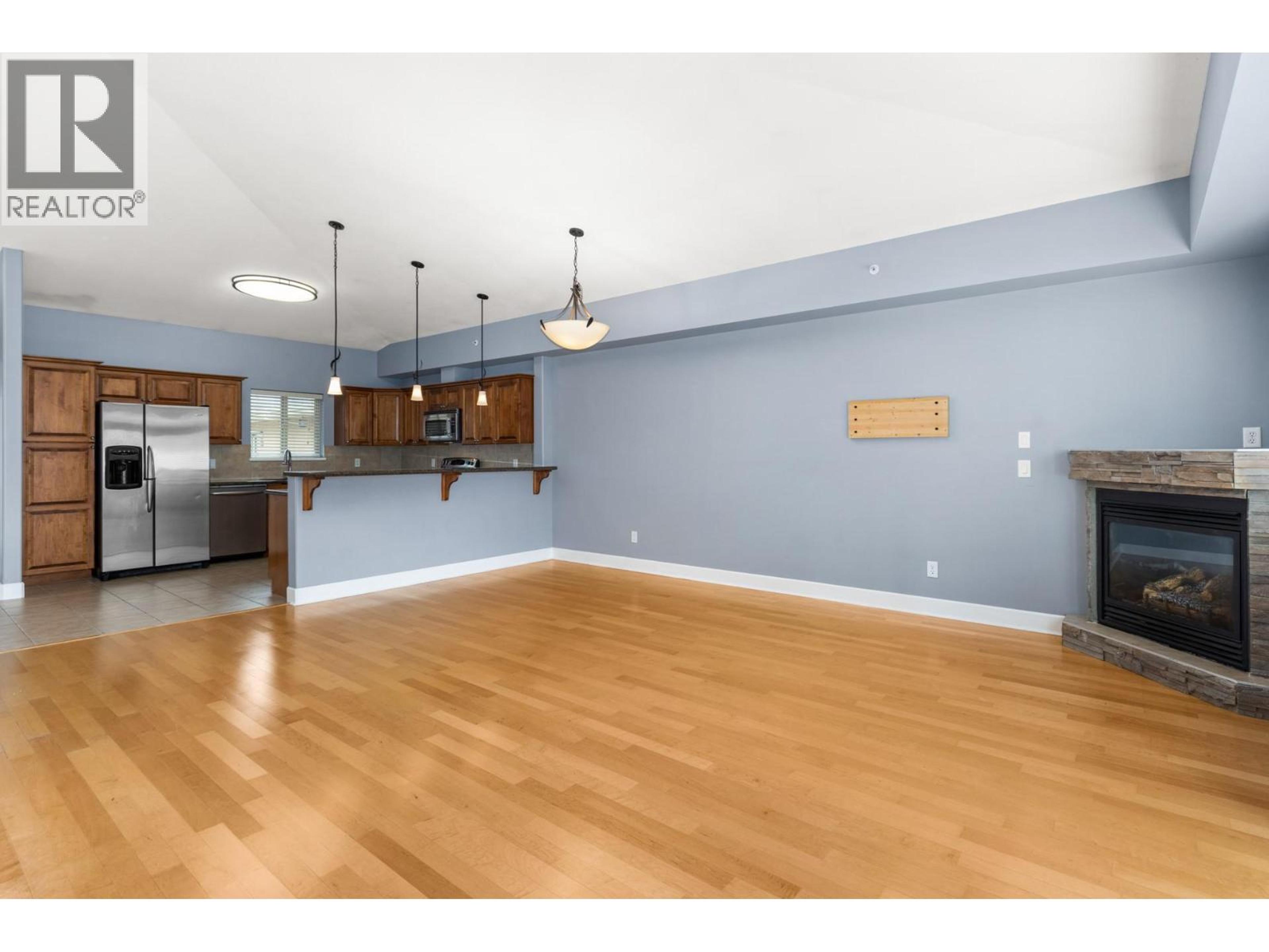 #335 3996 BEACH AVENUE - 15