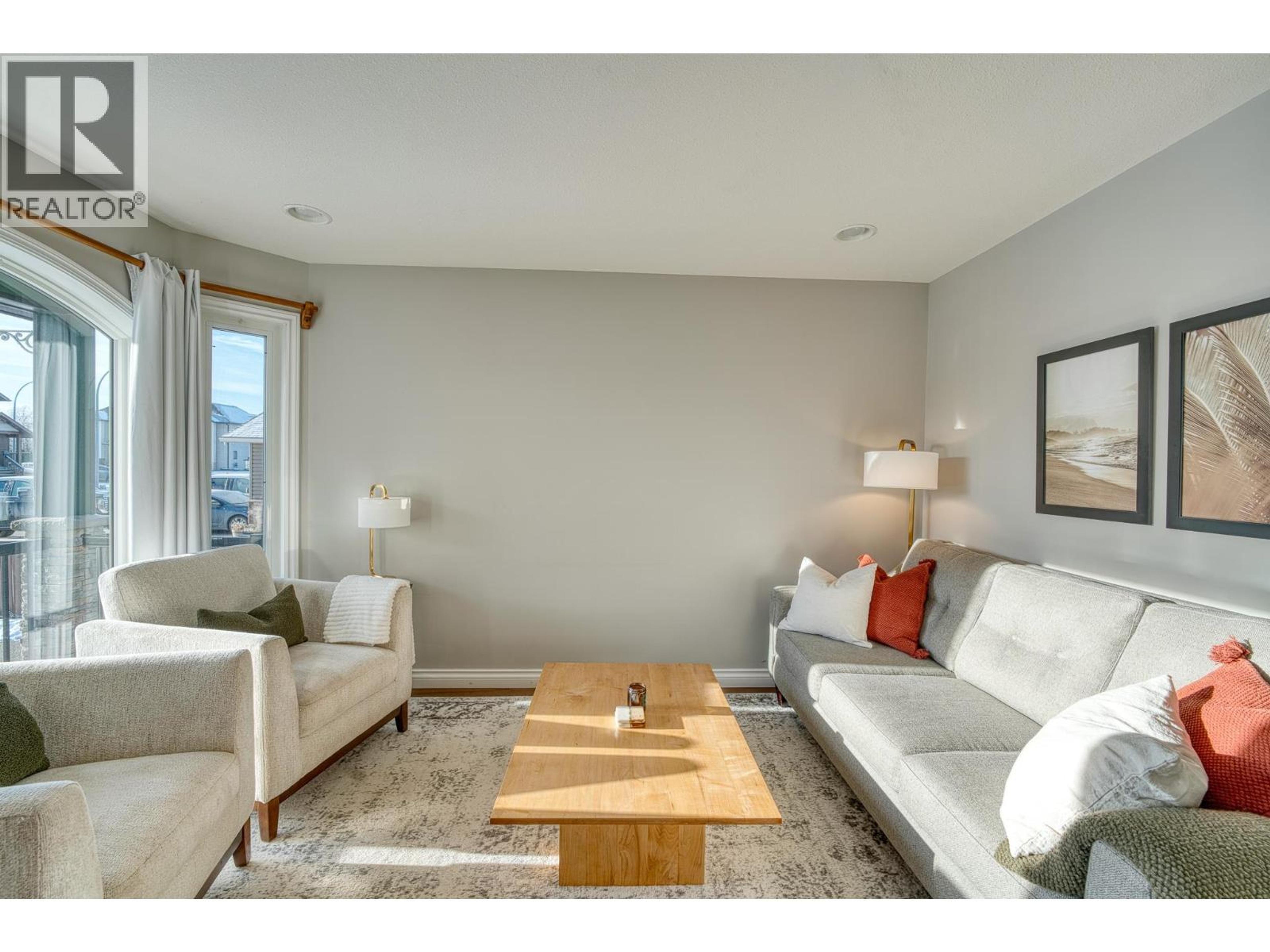 8724 113 AVENUE - 10