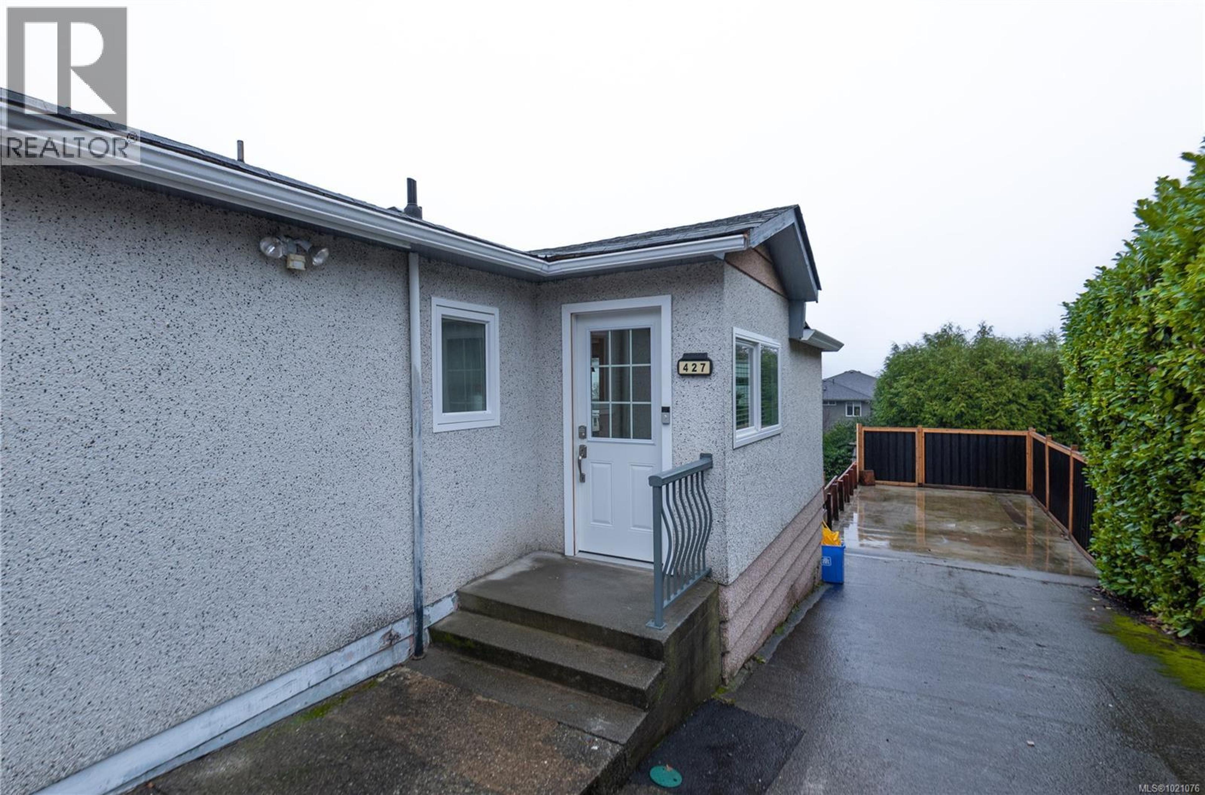 427 DAVIS RD - Image 2