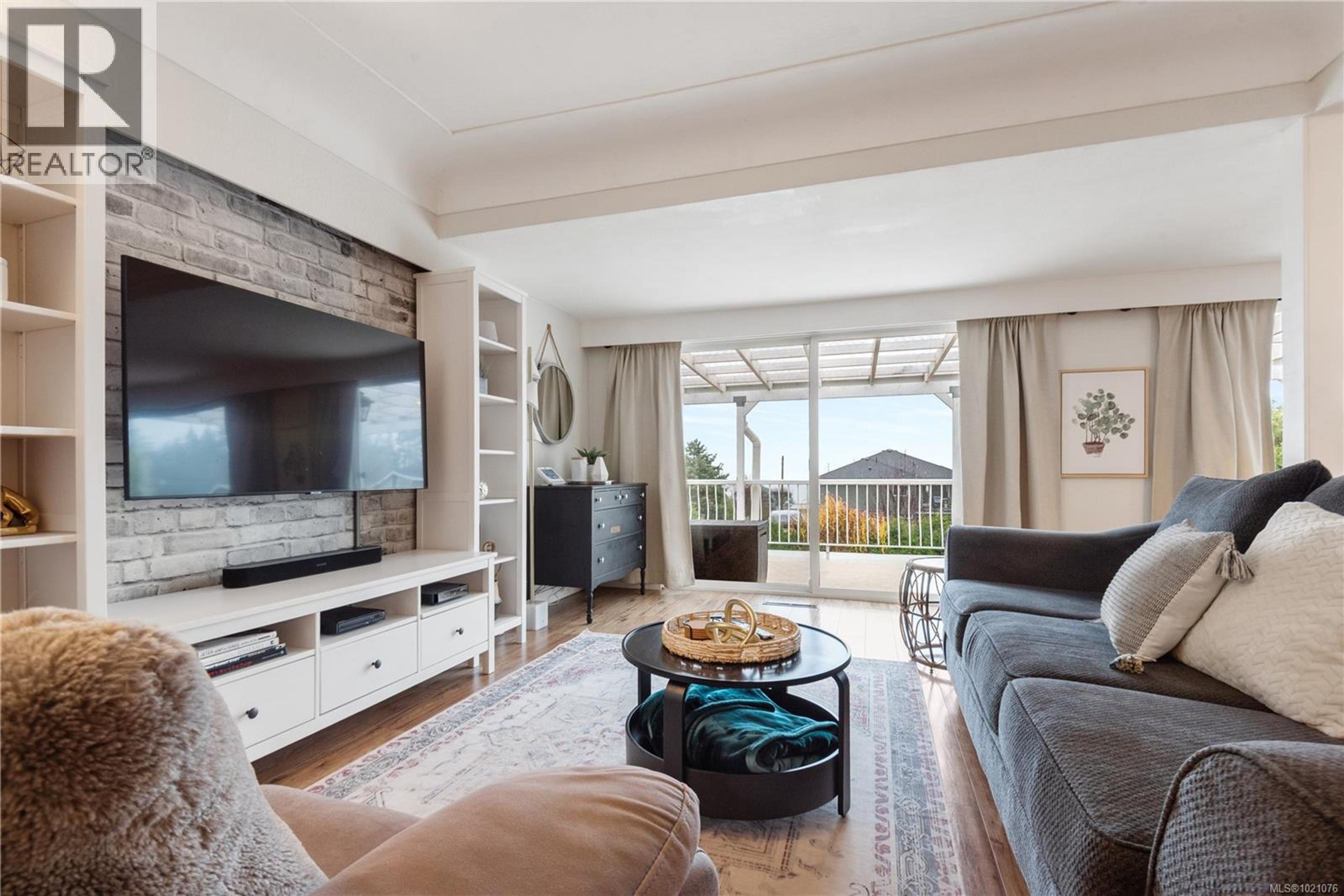 427 DAVIS RD - Image 3