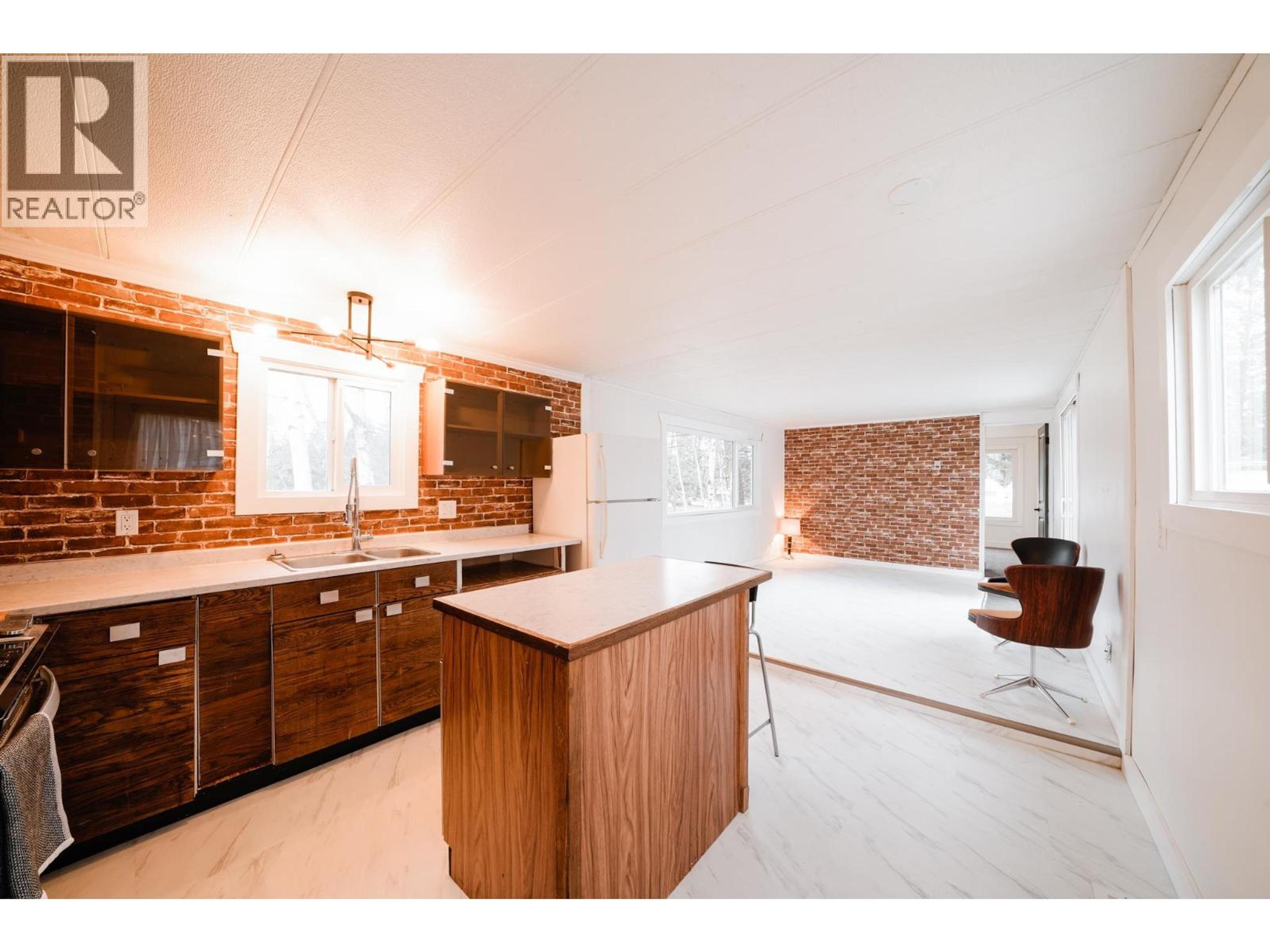 #226 1427 DOG CREEK ROAD - 5