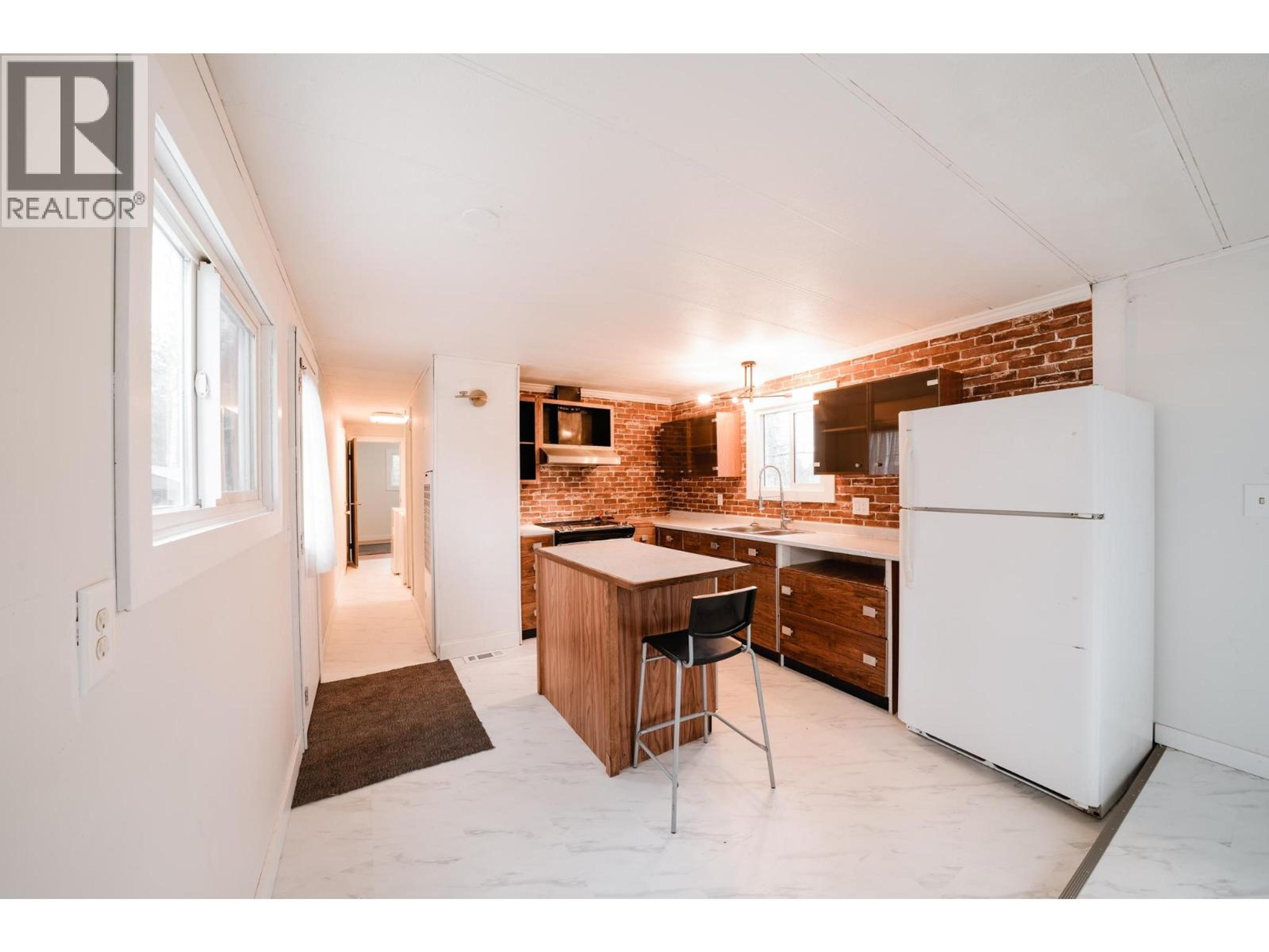 #226 1427 DOG CREEK ROAD - Image 3