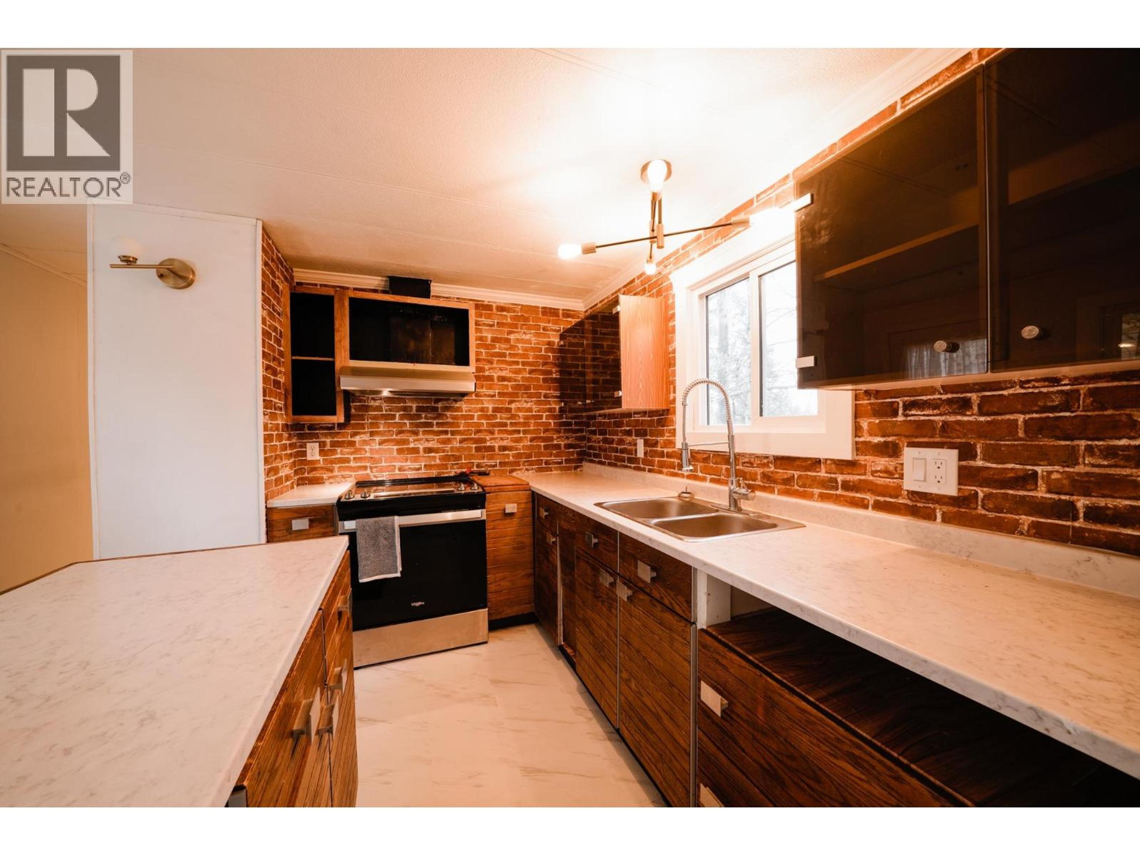 #226 1427 DOG CREEK ROAD - 4