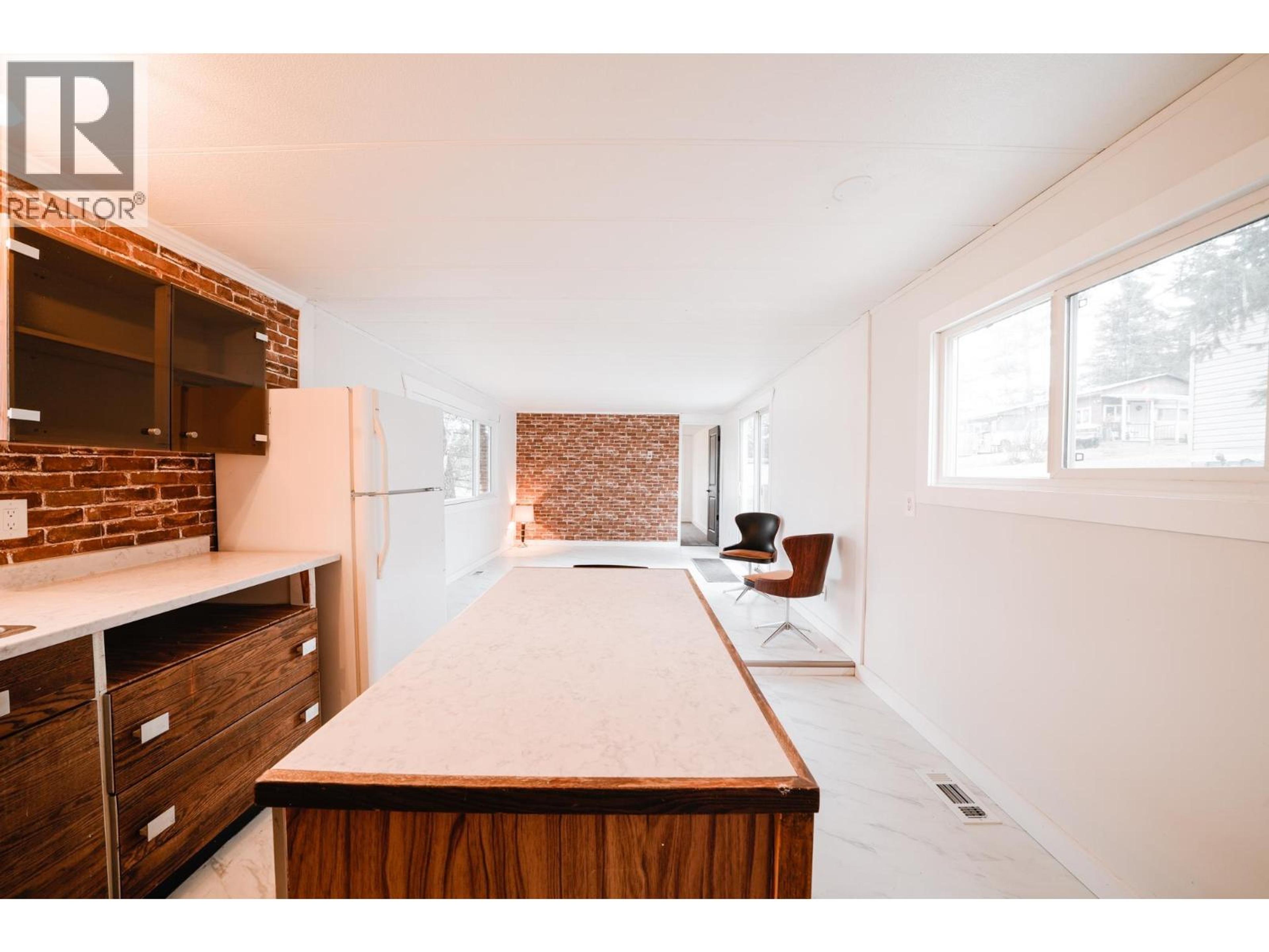 #226 1427 DOG CREEK ROAD - 6