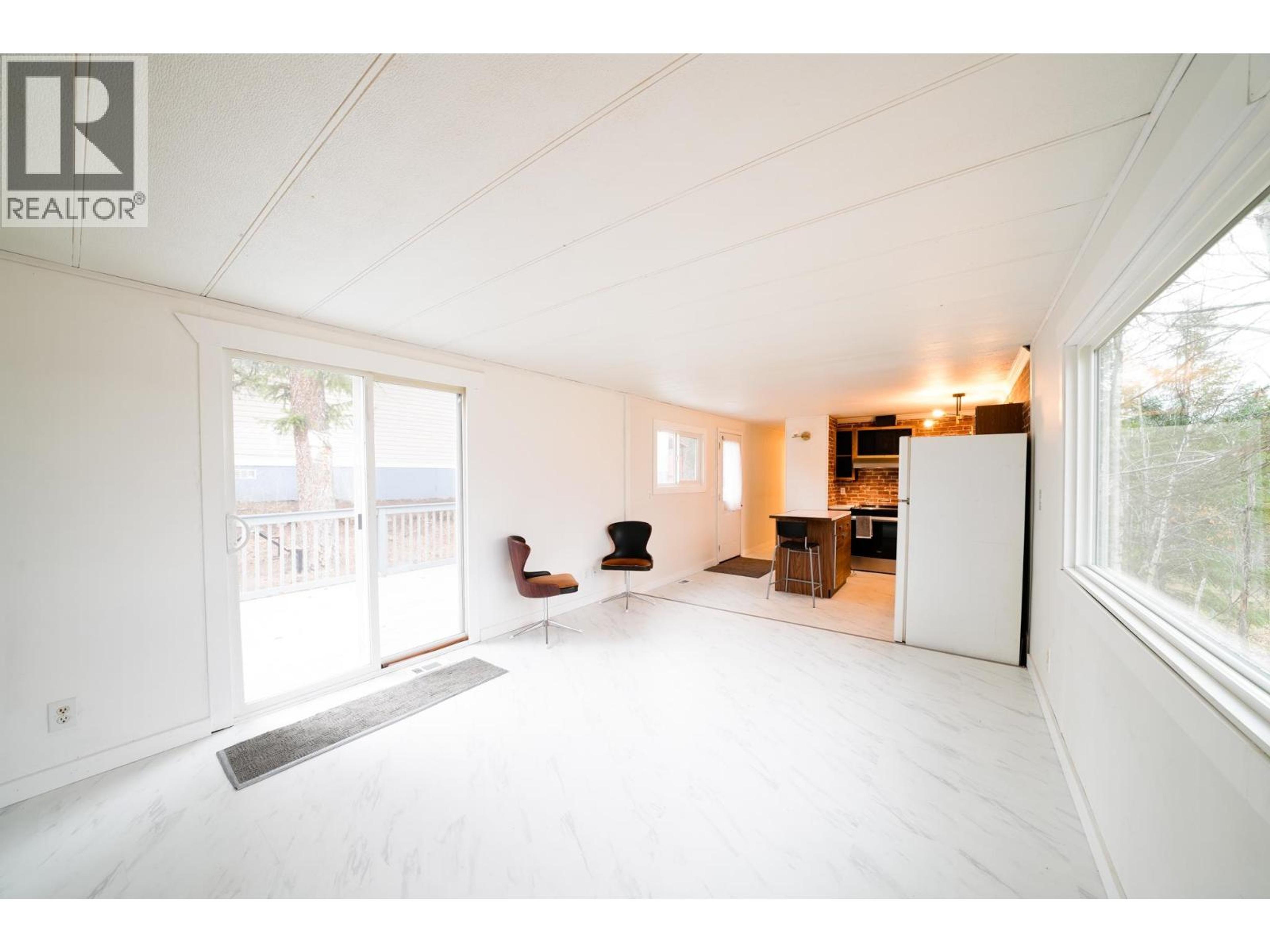 #226 1427 DOG CREEK ROAD - 8