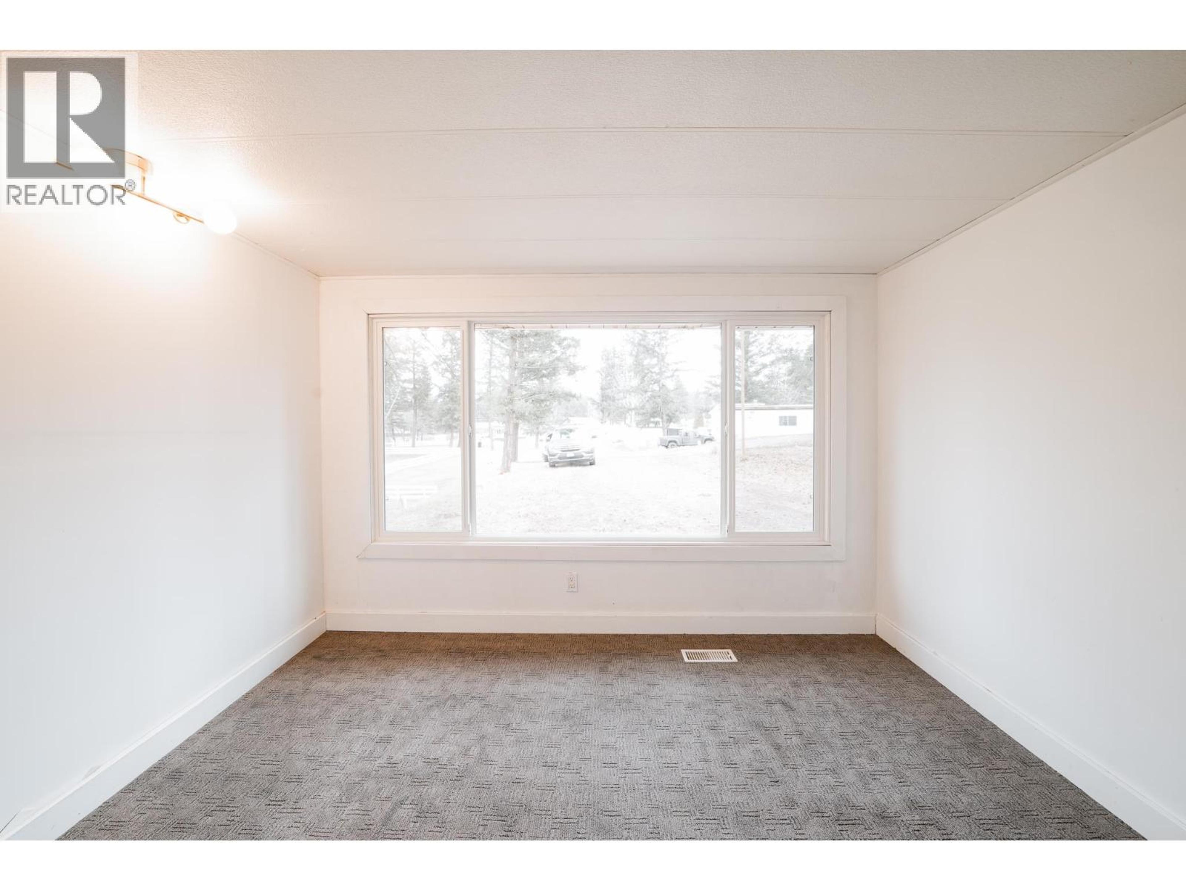 #226 1427 DOG CREEK ROAD - 11