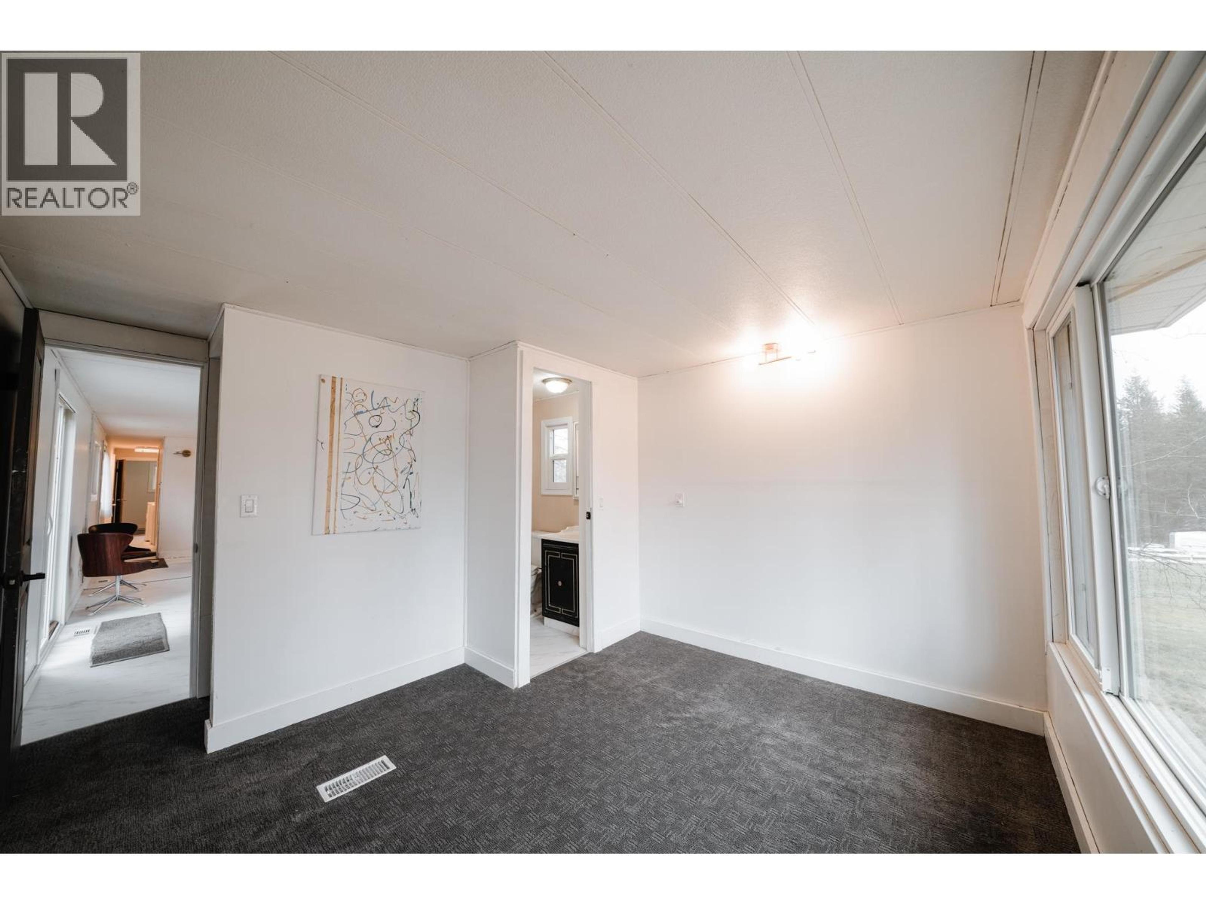 #226 1427 DOG CREEK ROAD - 14