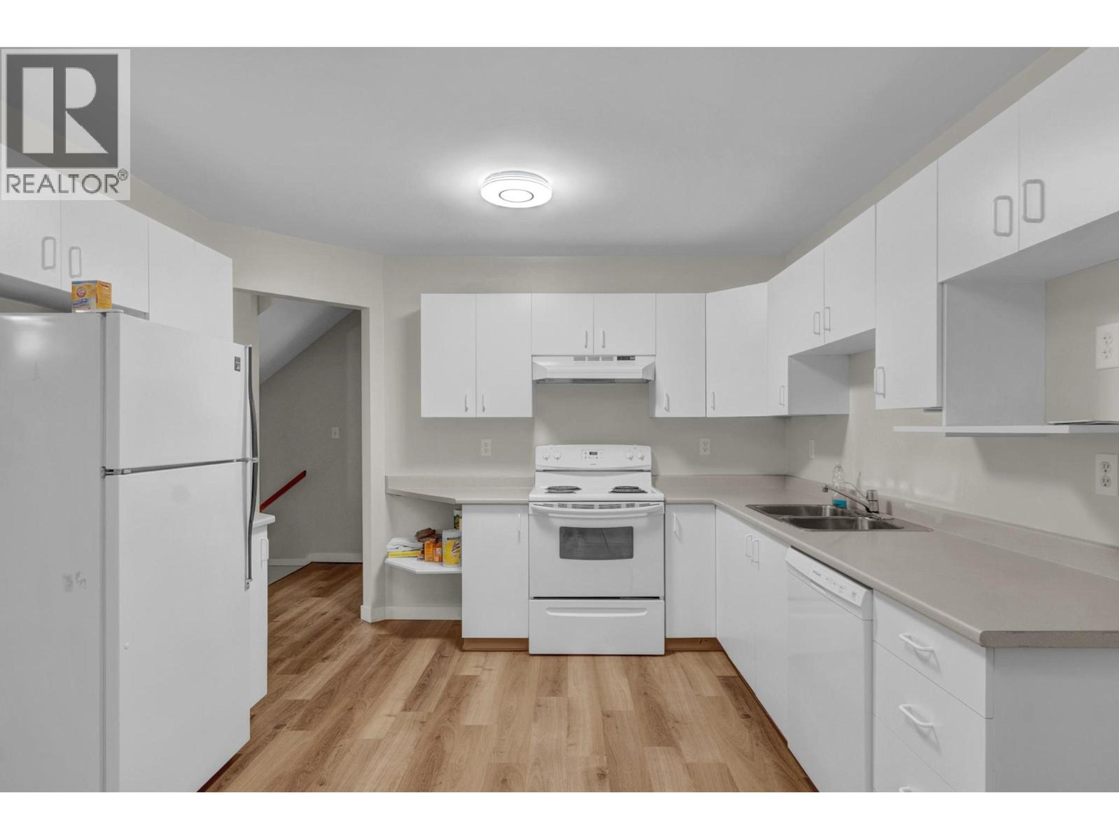 #206 3363 WESTWOOD DRIVE - 11