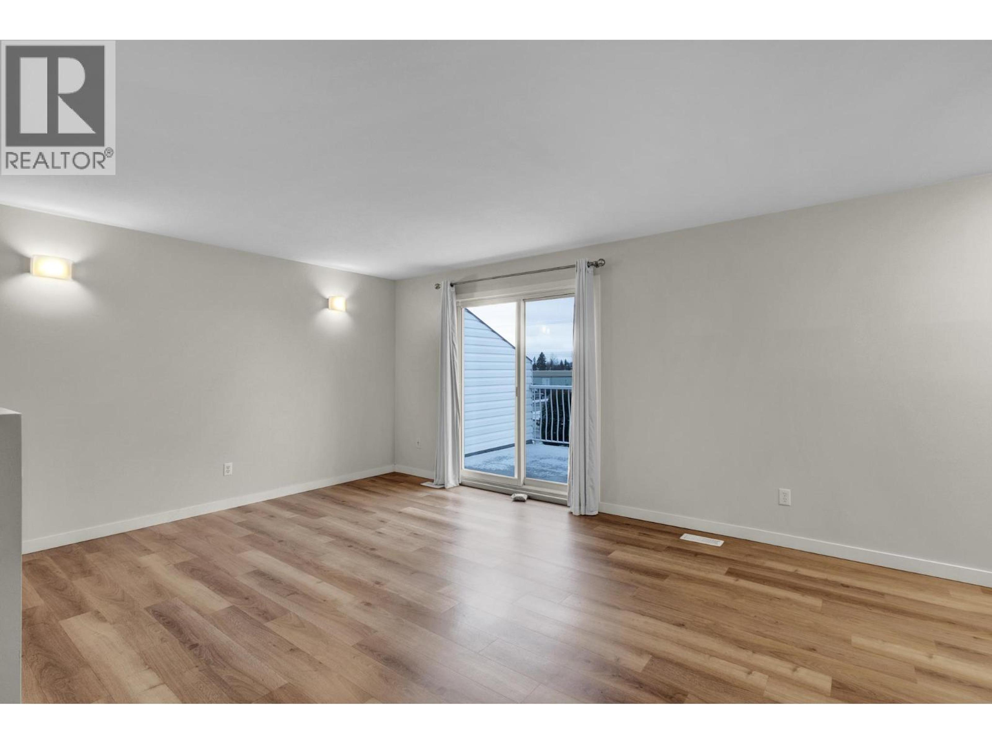 #206 3363 WESTWOOD DRIVE - 7