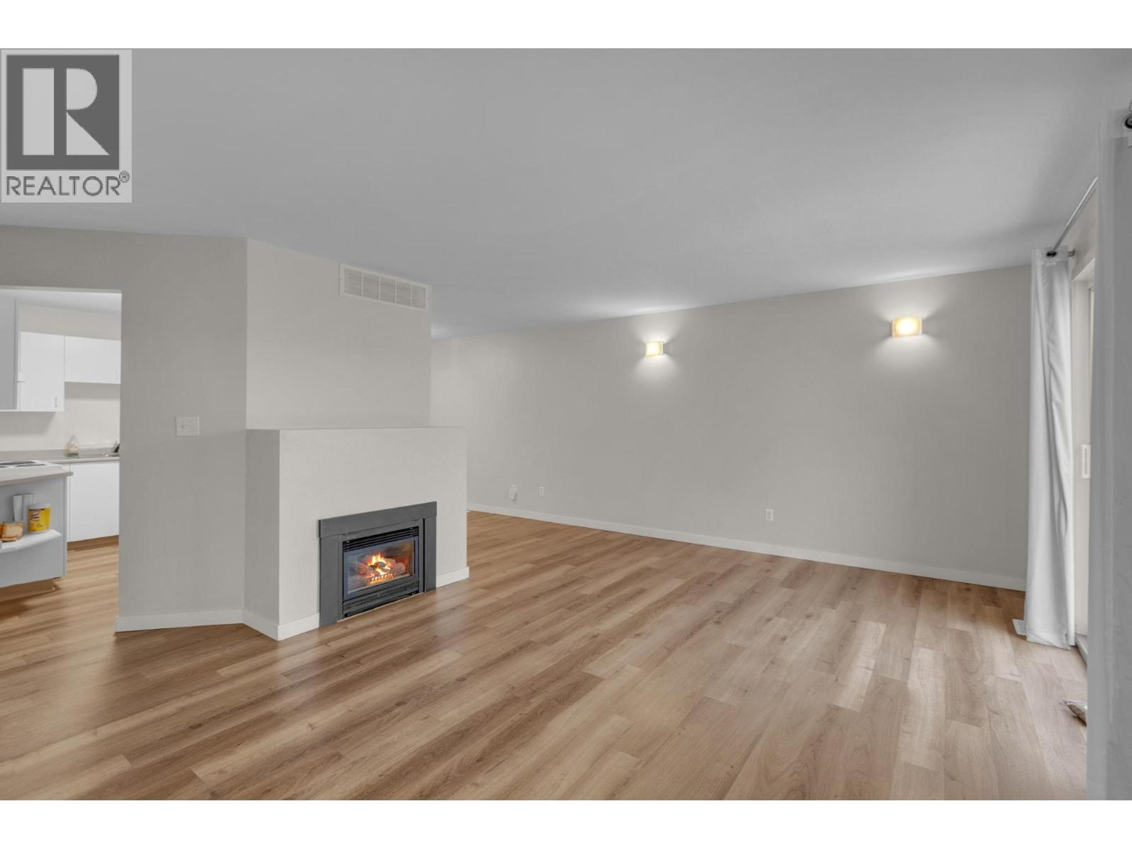 #206 3363 WESTWOOD DRIVE - 4