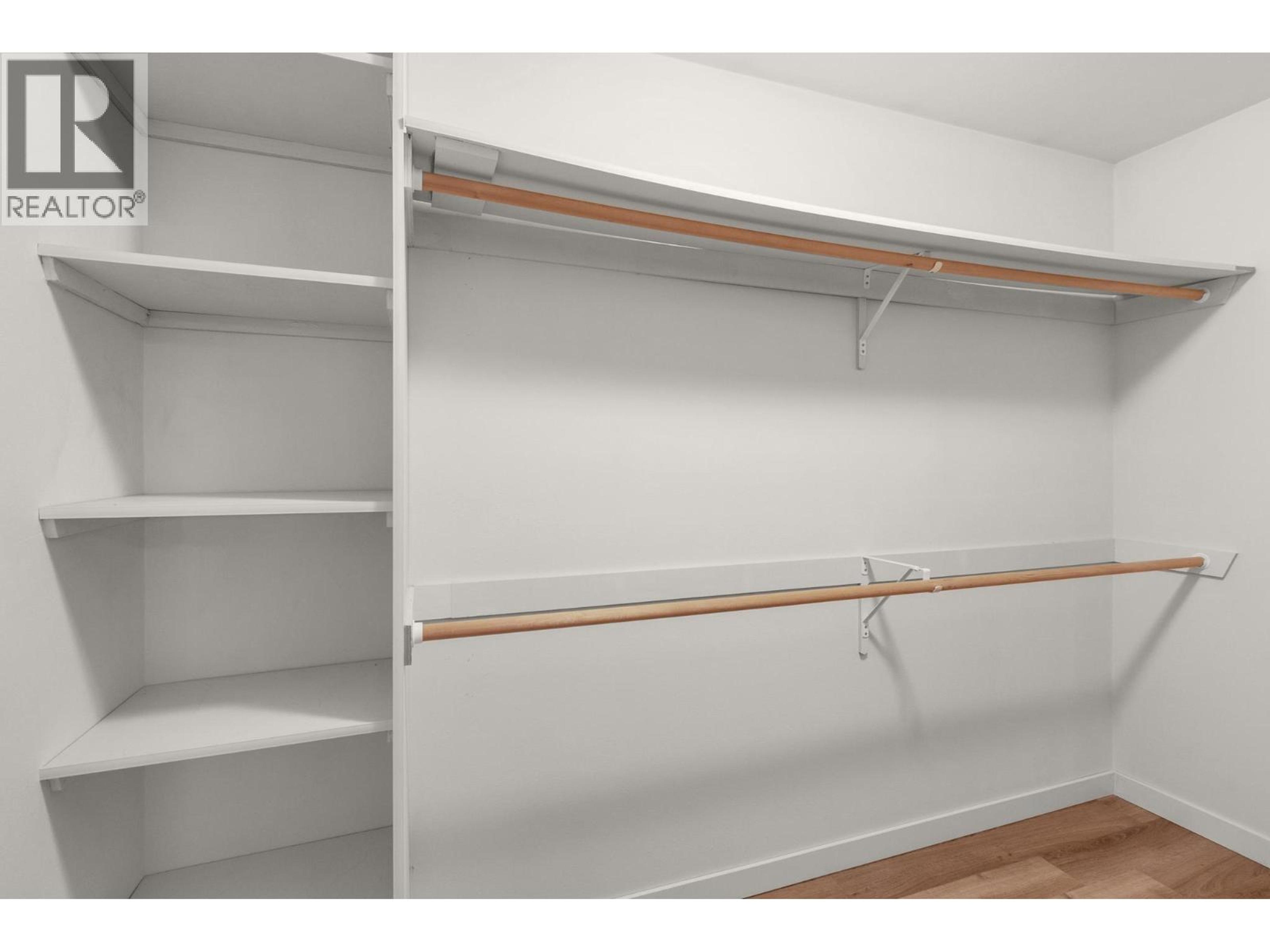 #206 3363 WESTWOOD DRIVE - 17