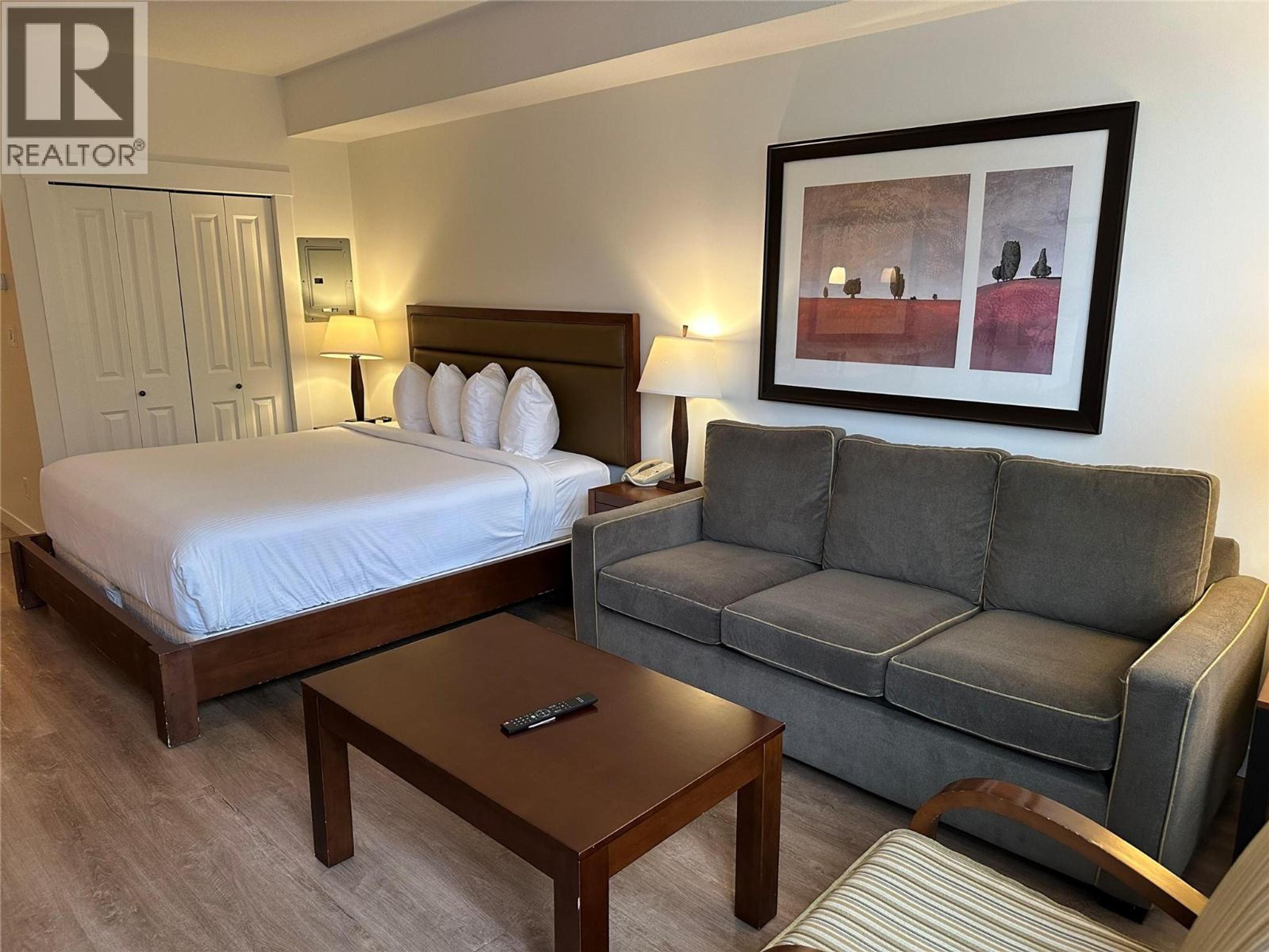 #108 4200 LAKESHORE DRIVE - Image 4