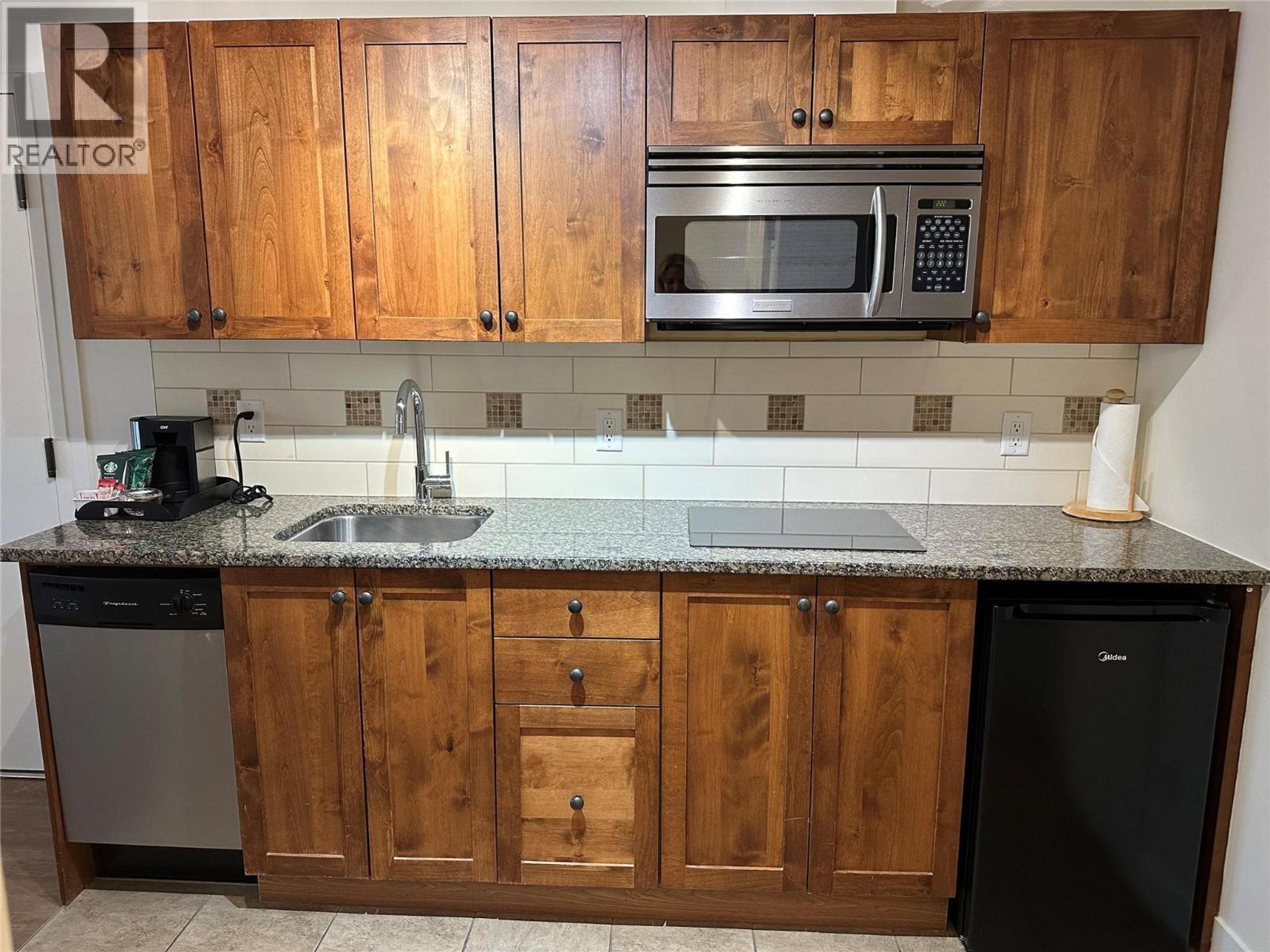 #108 4200 LAKESHORE DRIVE - Image 8