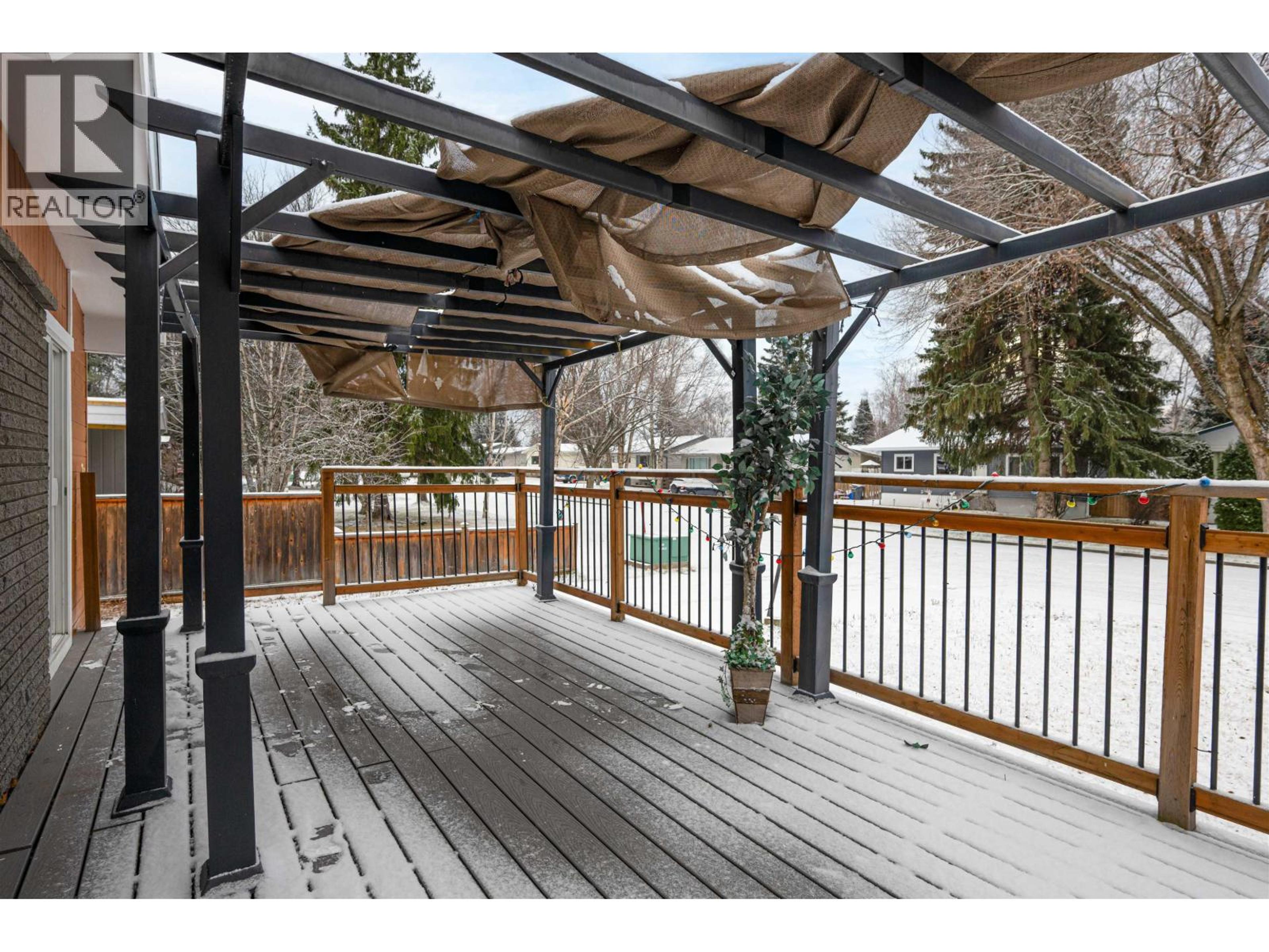 158 FERN CRESCENT - 6