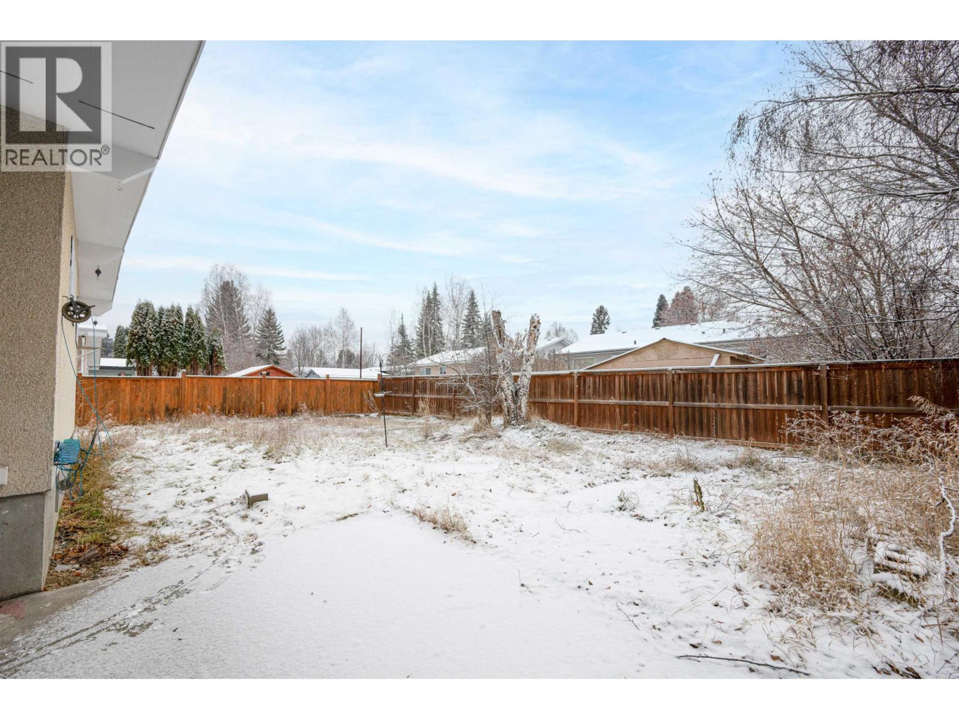 158 FERN CRESCENT - 8