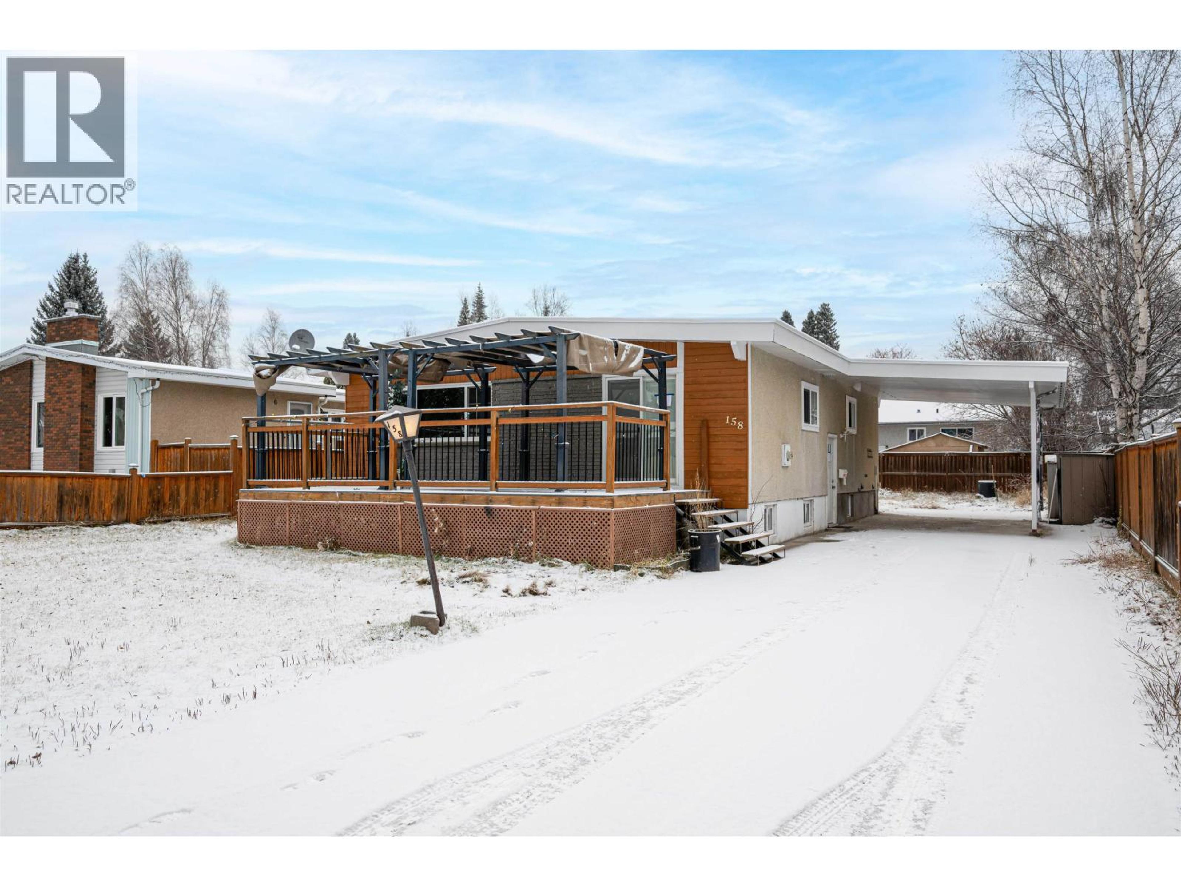 158 FERN CRESCENT - 4