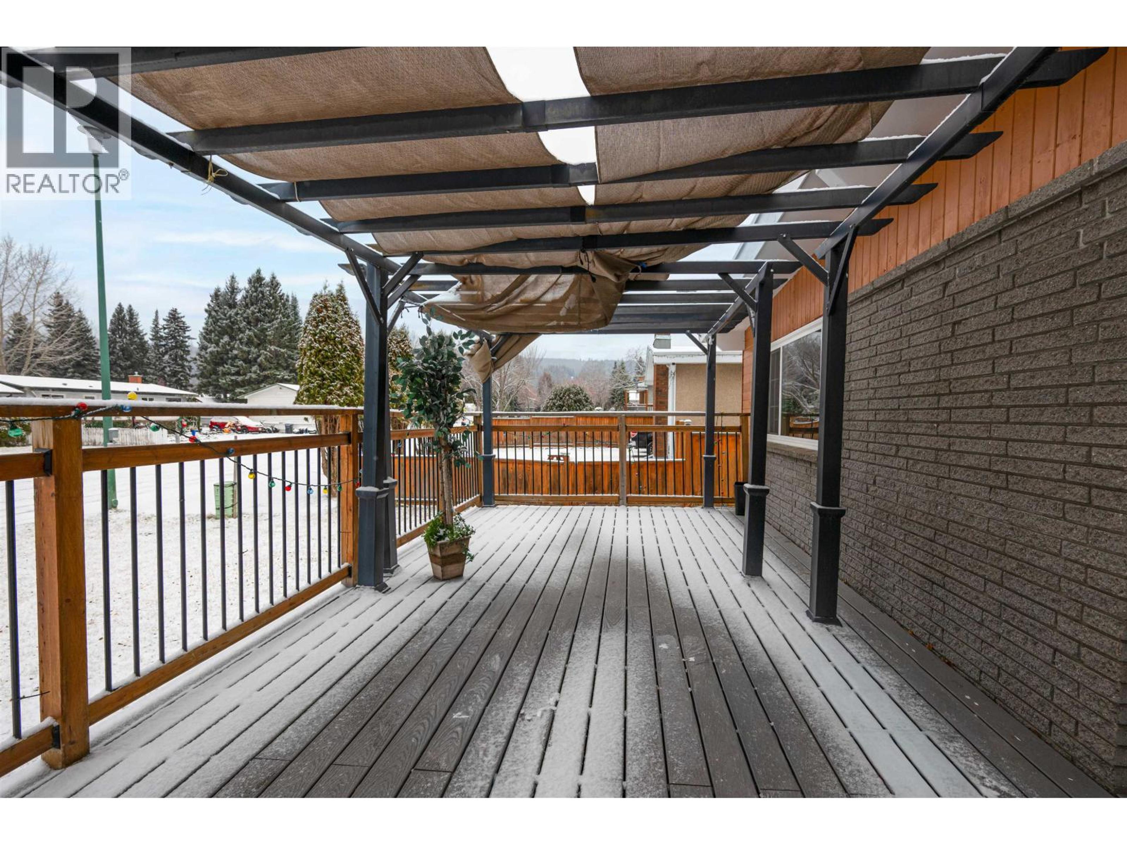 158 FERN CRESCENT - 5