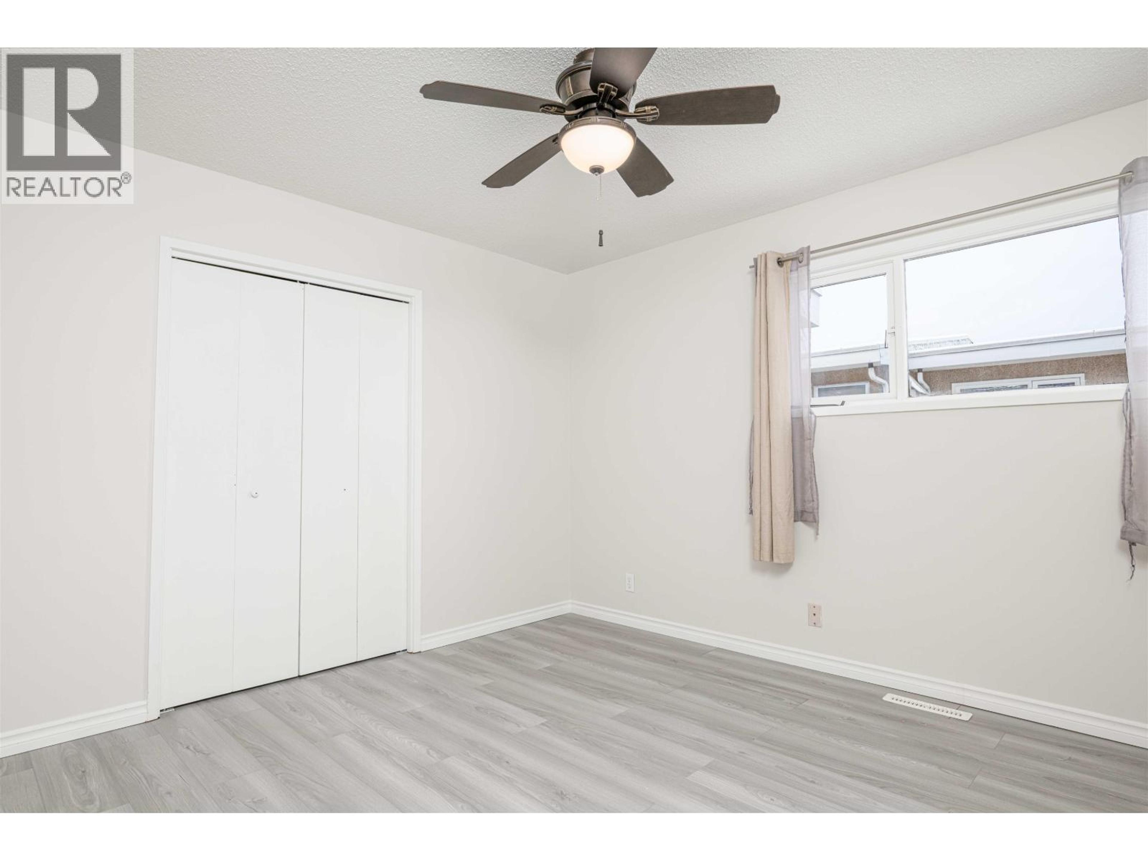 158 FERN CRESCENT - 15