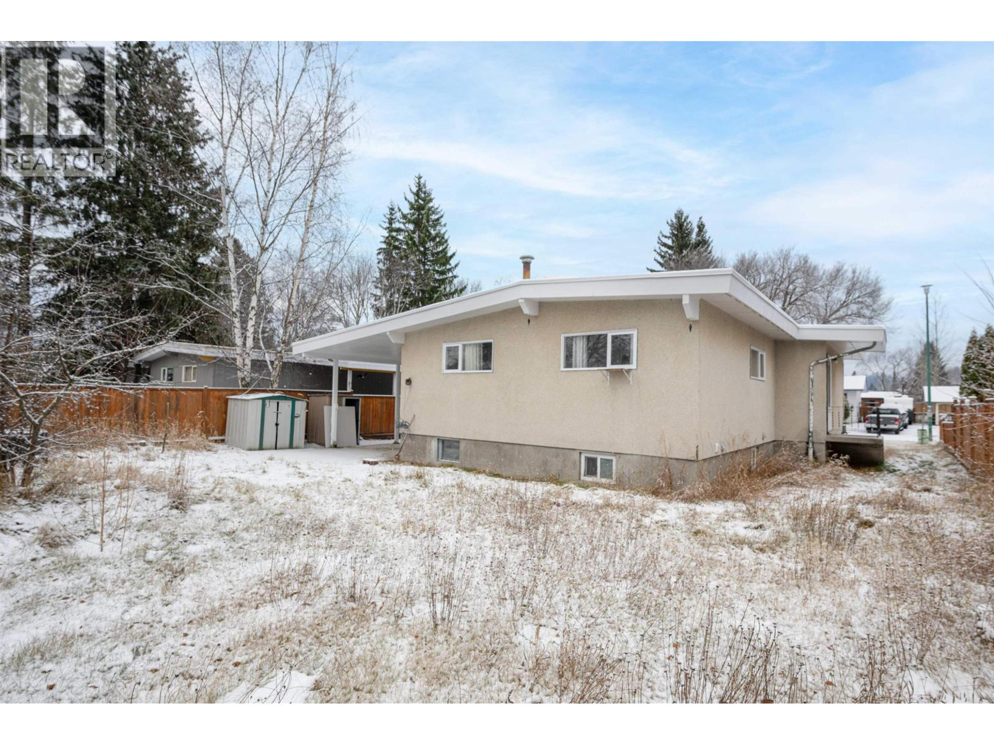 158 FERN CRESCENT - 10