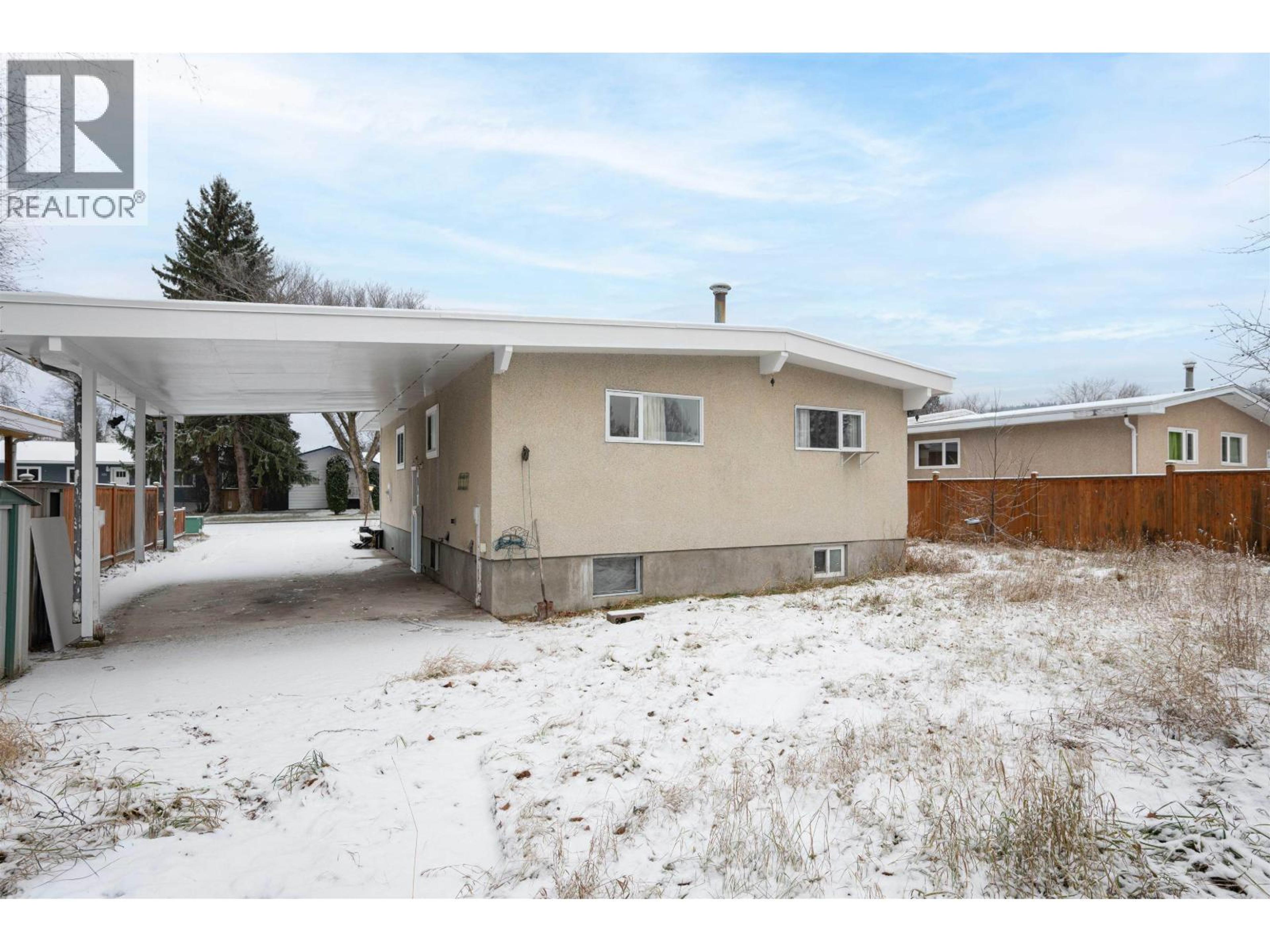 158 FERN CRESCENT - 9