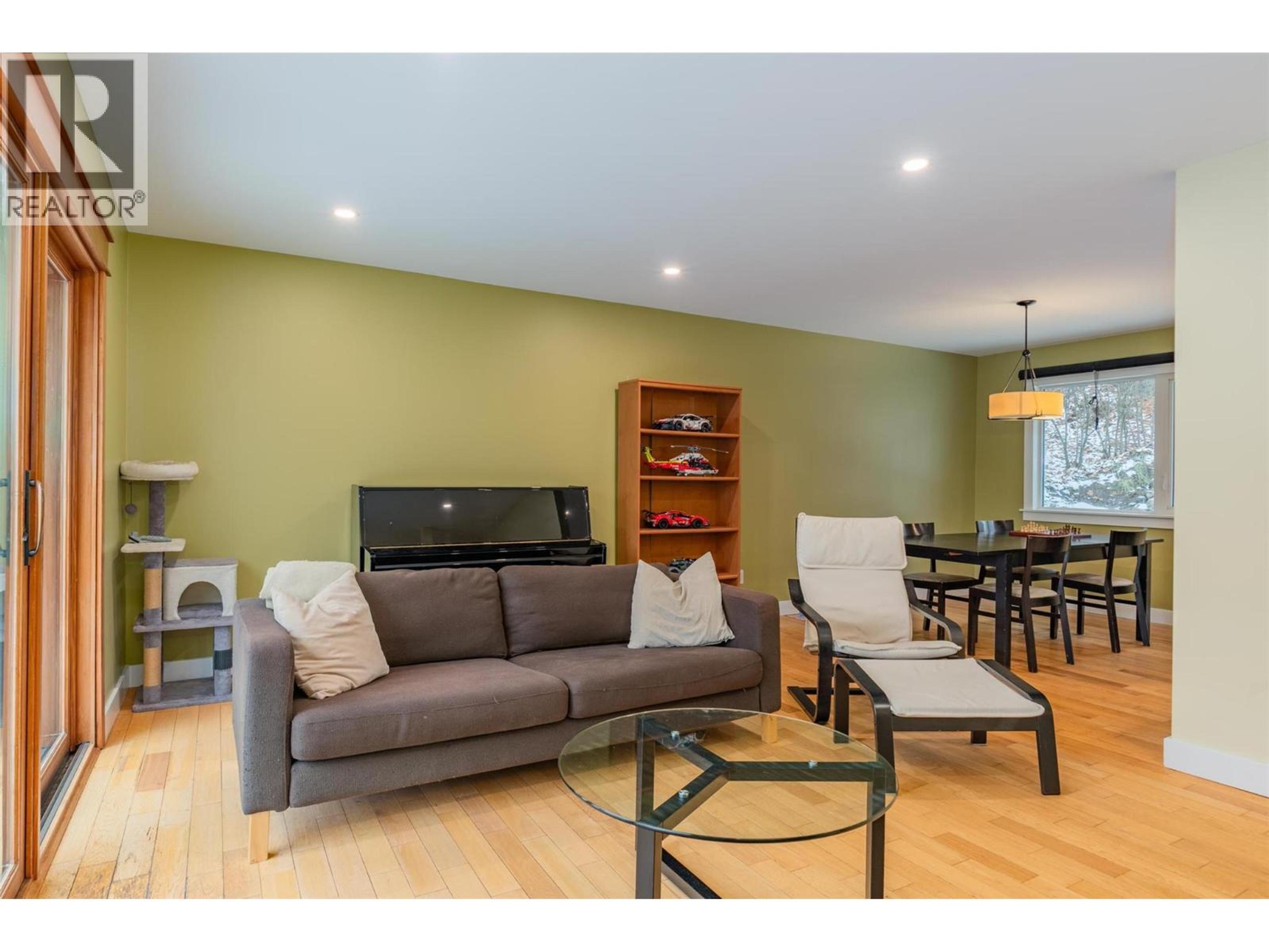 2520 COOK AVENUE - Image 3