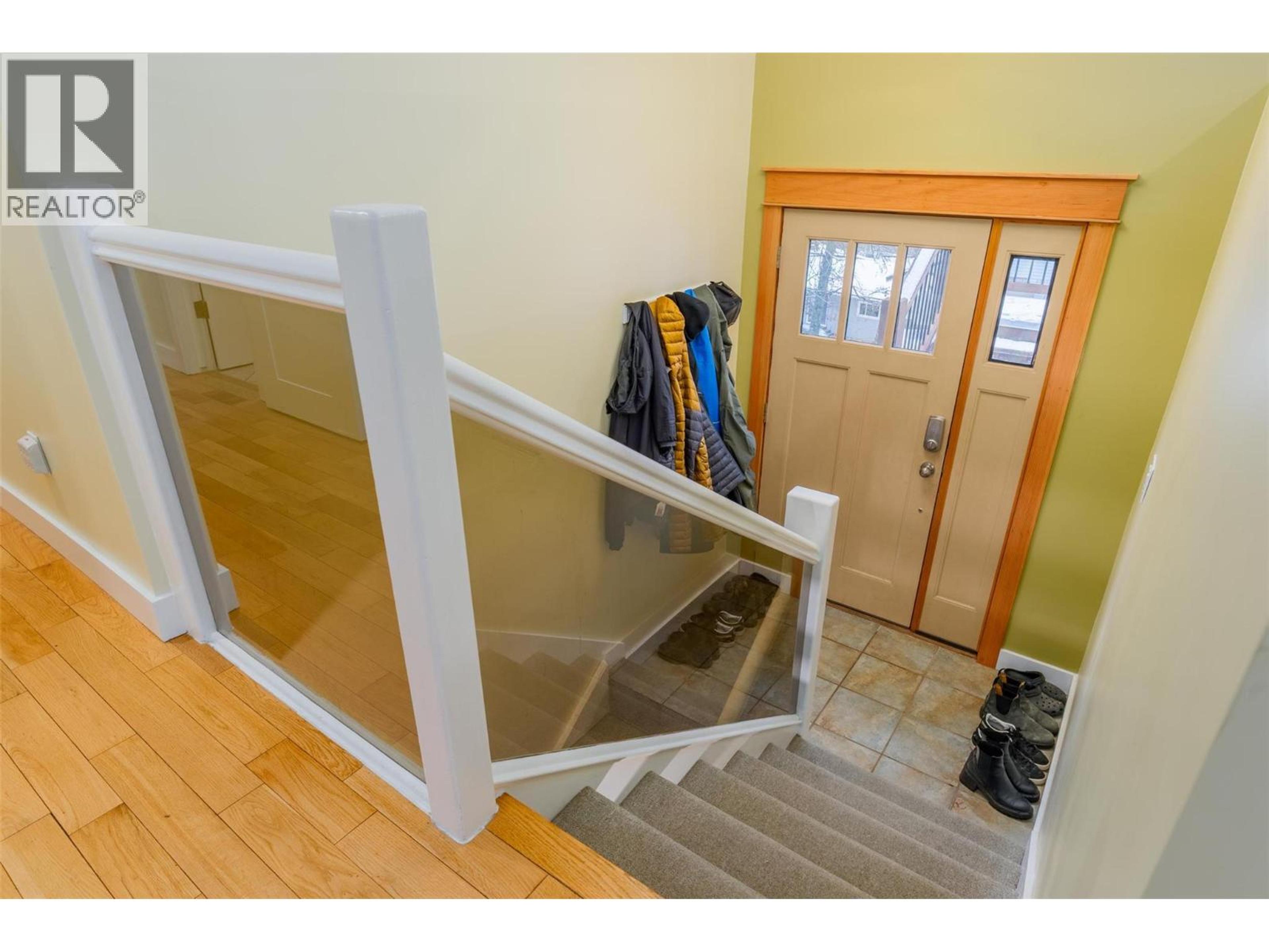 2520 COOK AVENUE - 21