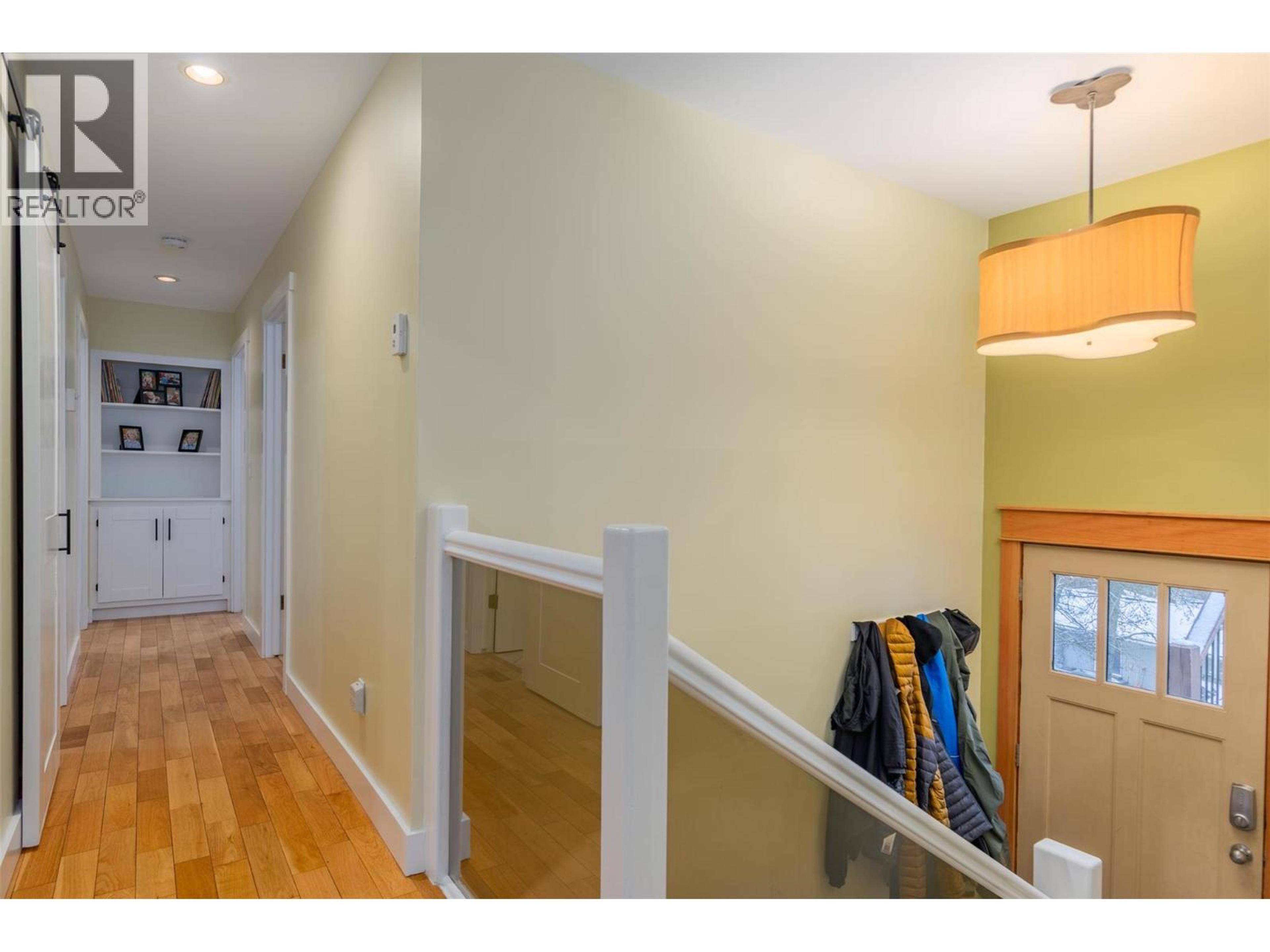 2520 COOK AVENUE - 22