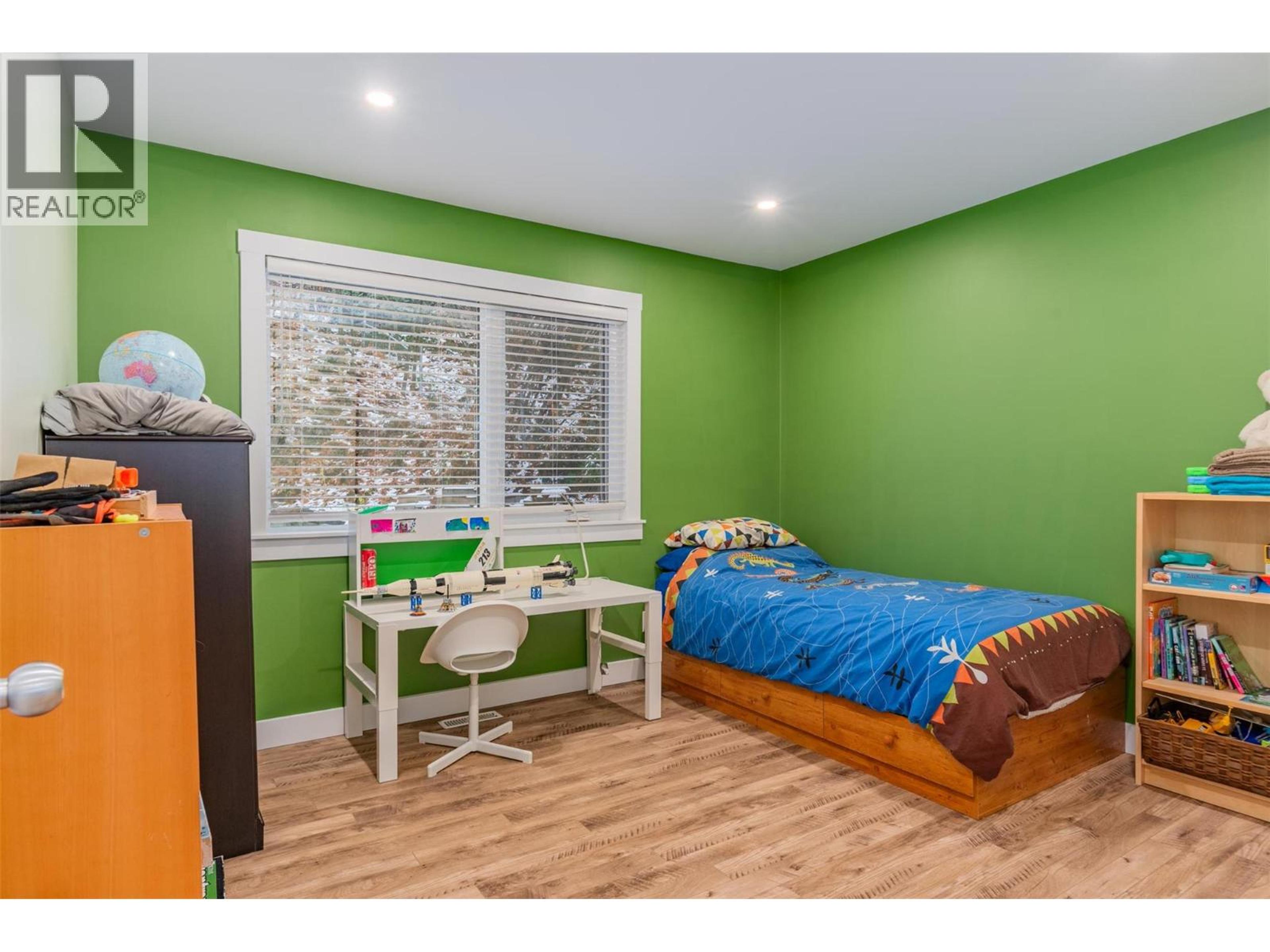 2520 COOK AVENUE - 23