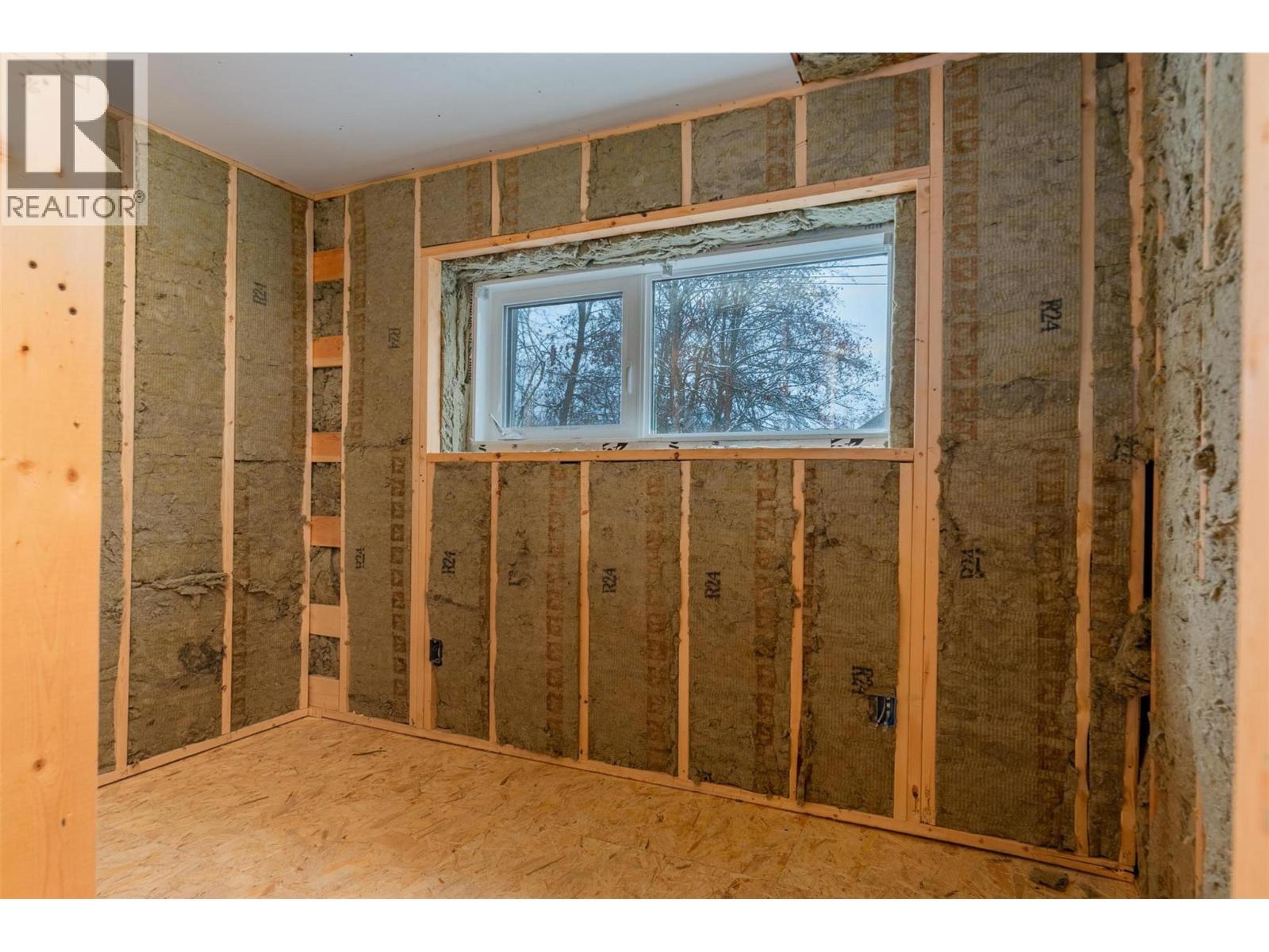 2520 COOK AVENUE - 32