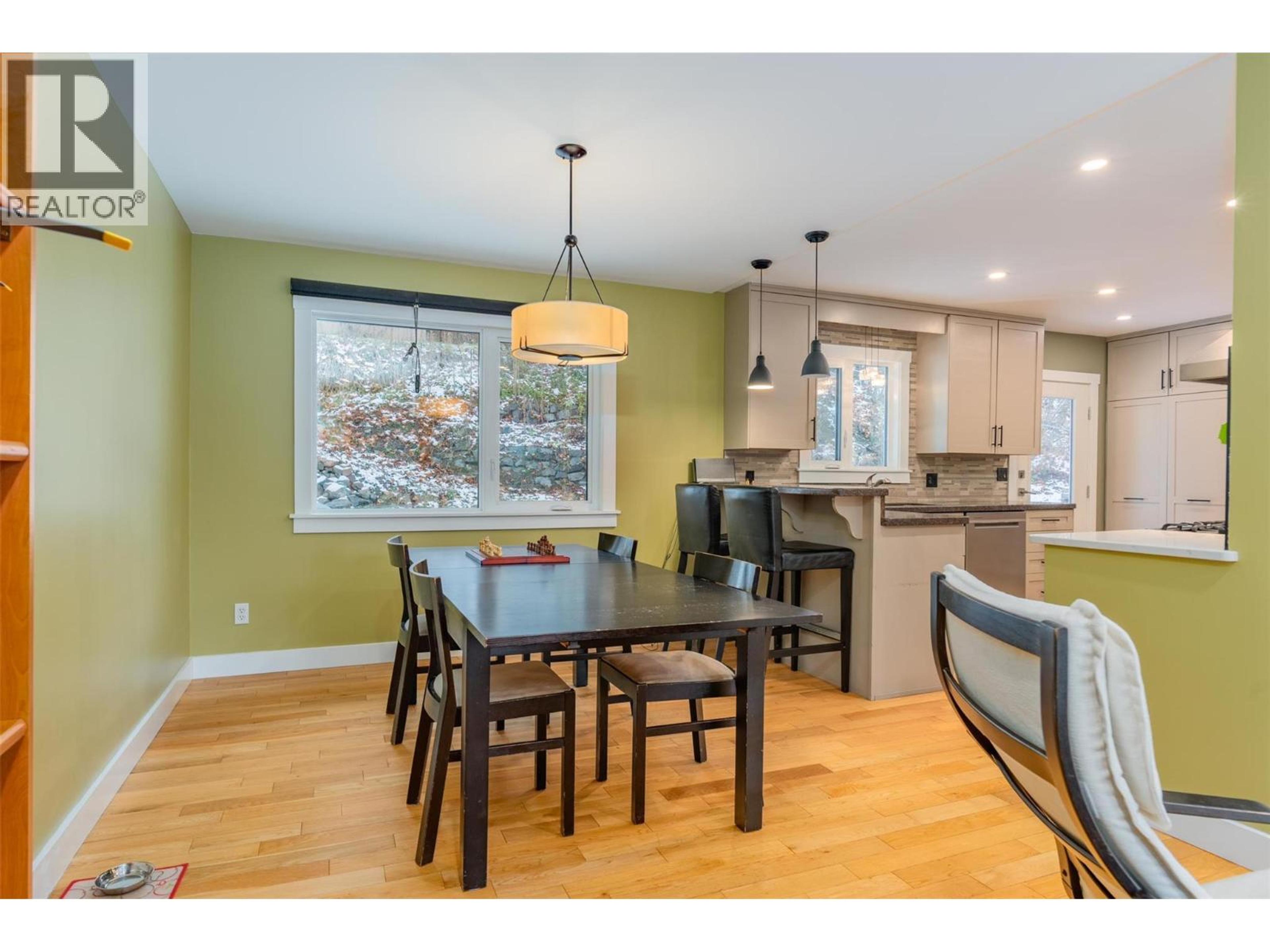 2520 COOK AVENUE - 6