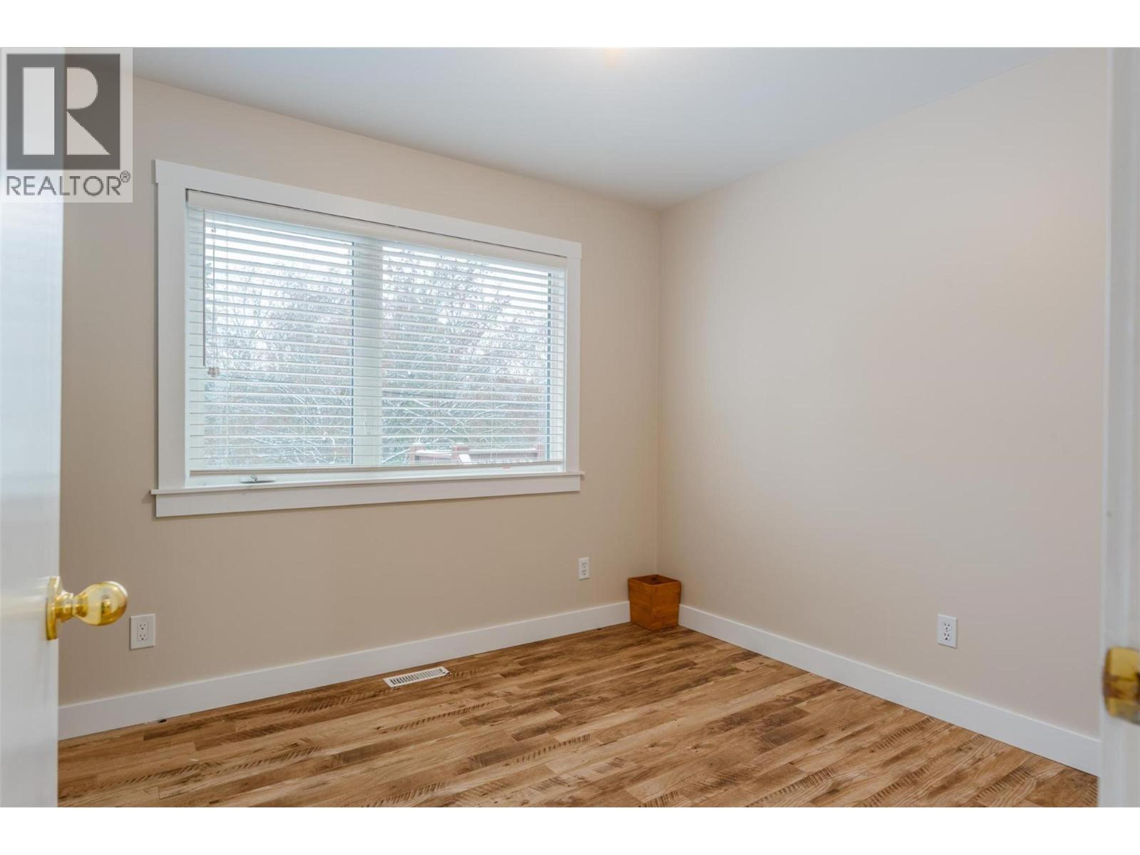 2520 COOK AVENUE - 27