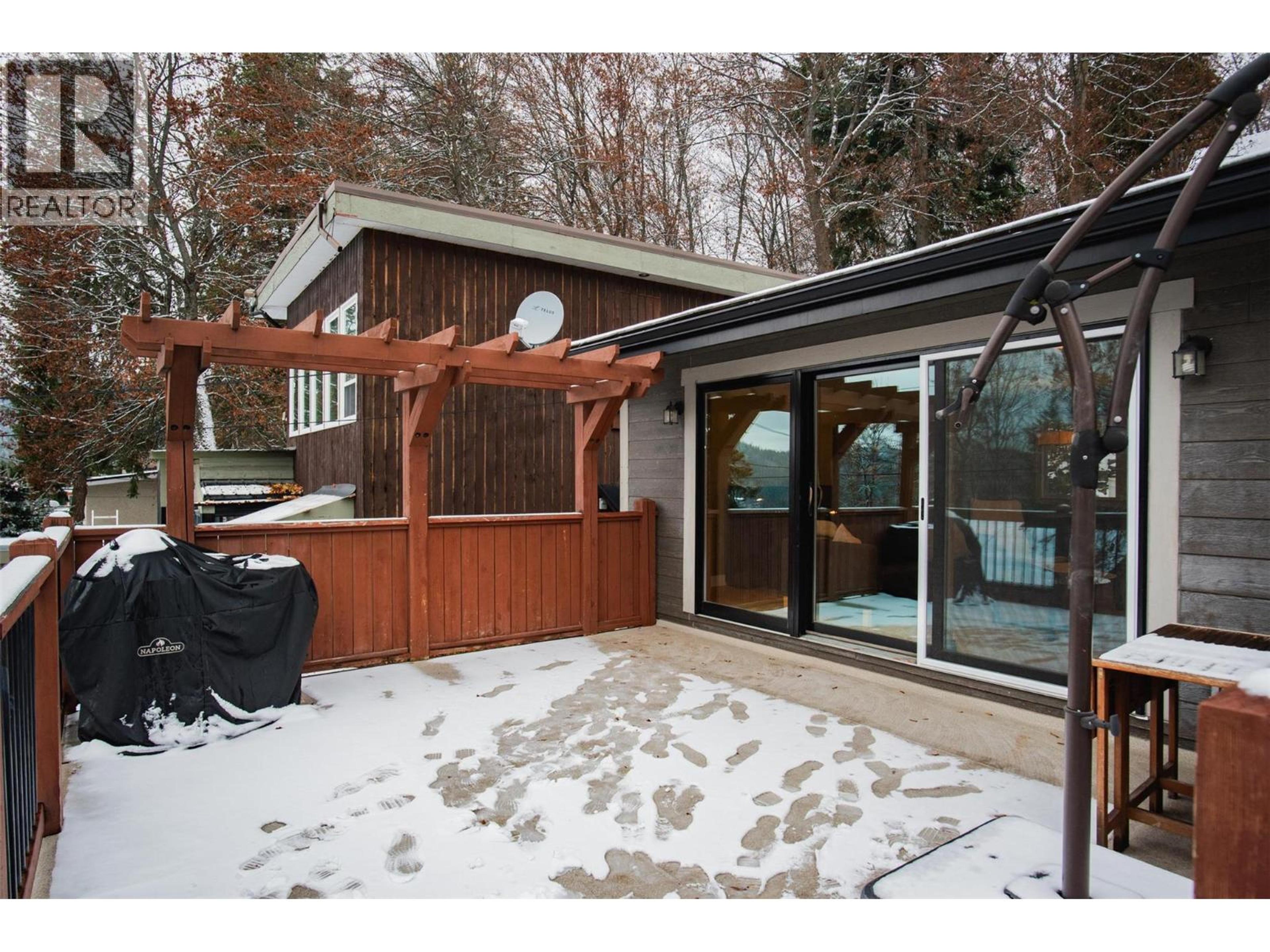 2520 COOK AVENUE - 9