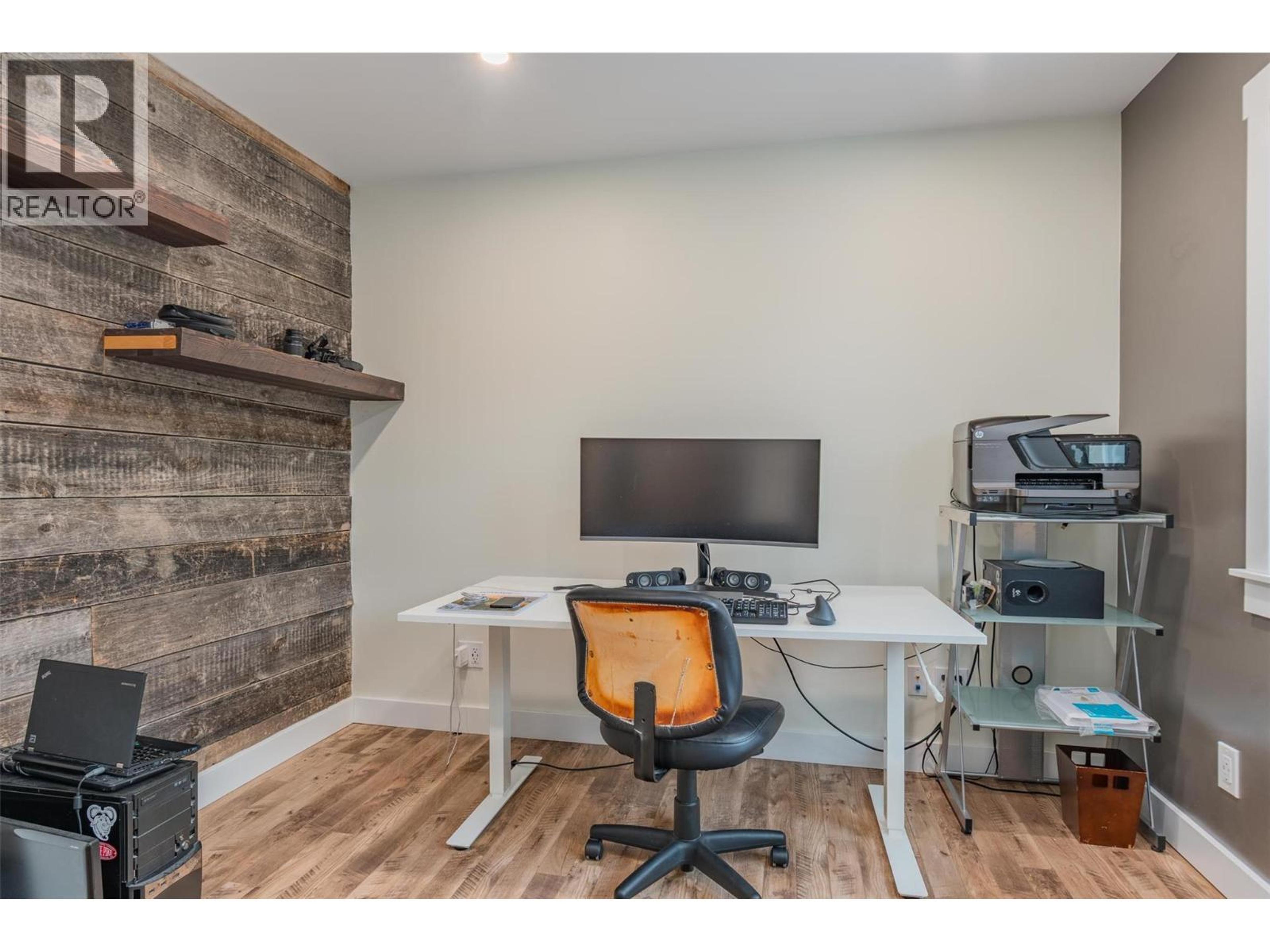 2520 COOK AVENUE - 26