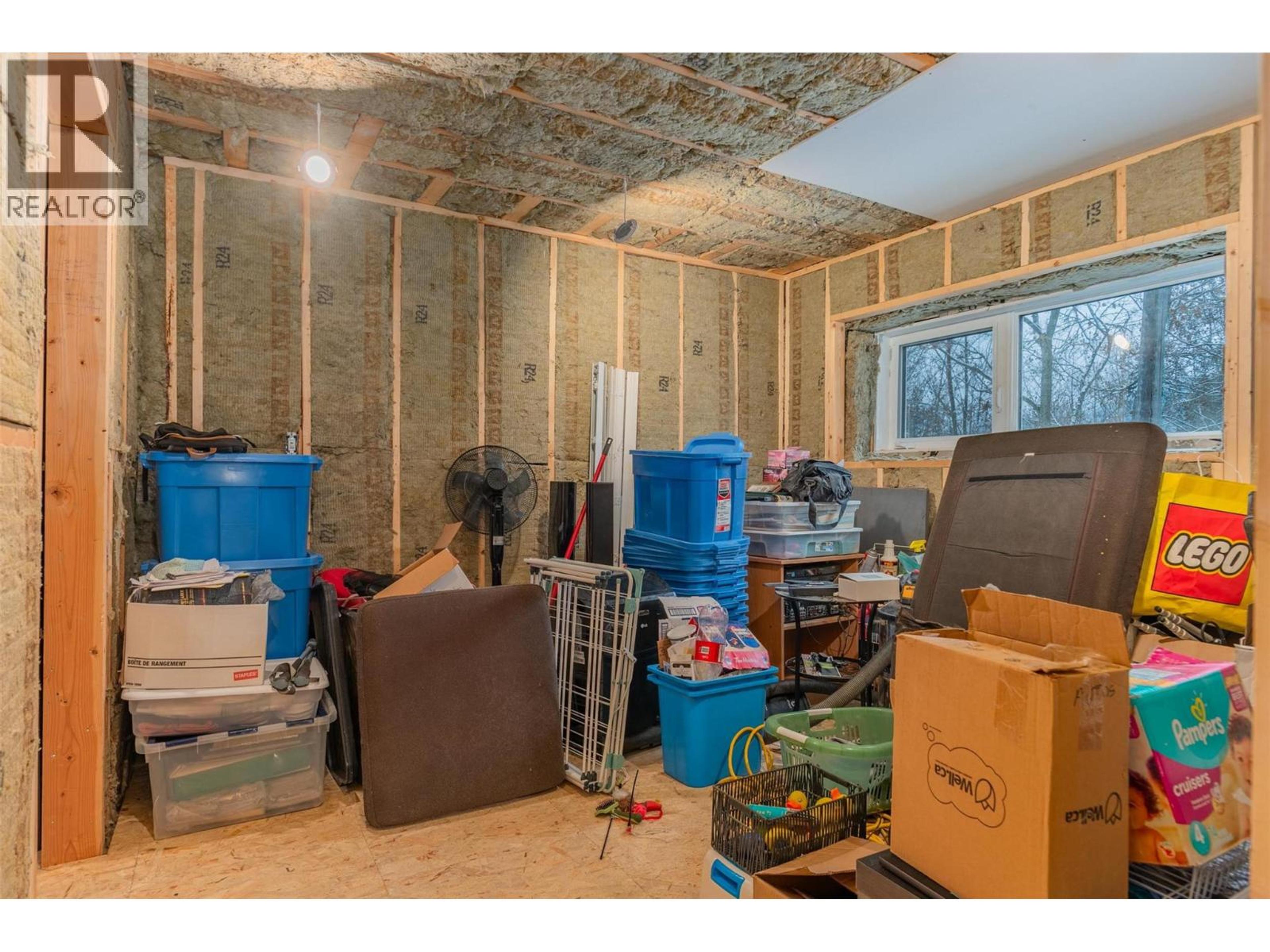 2520 COOK AVENUE - 33