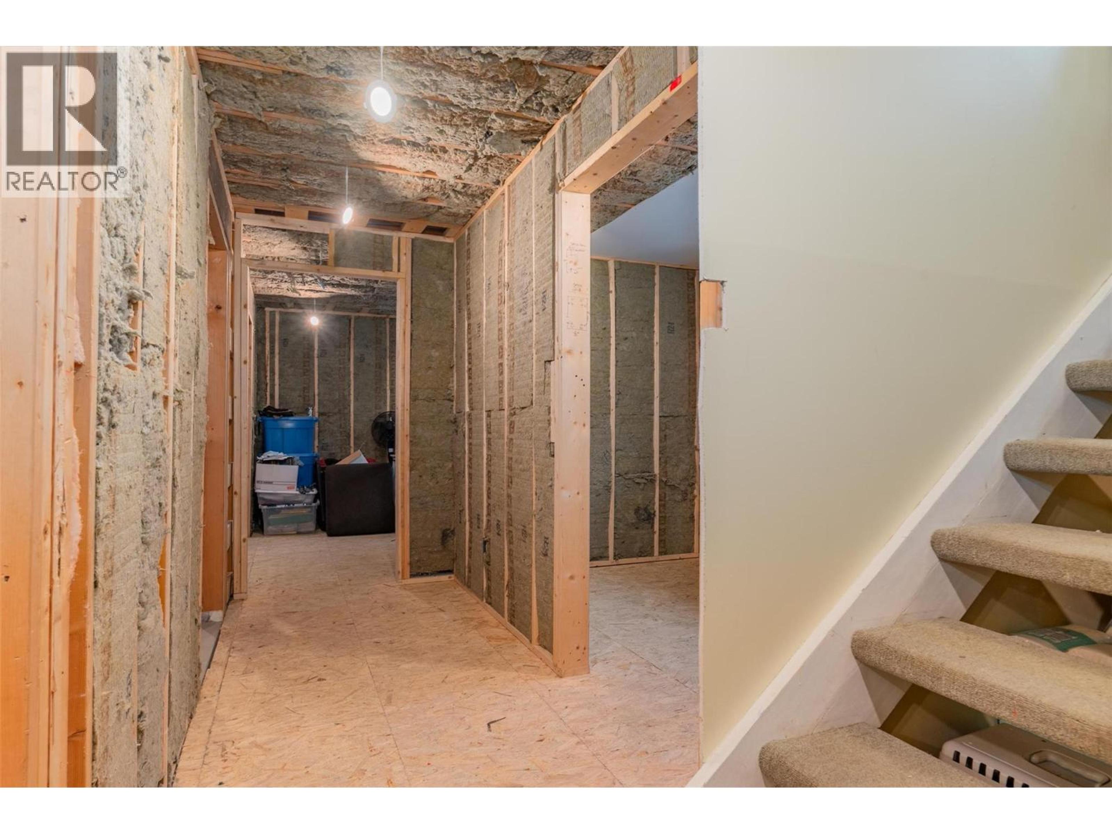 2520 COOK AVENUE - 31