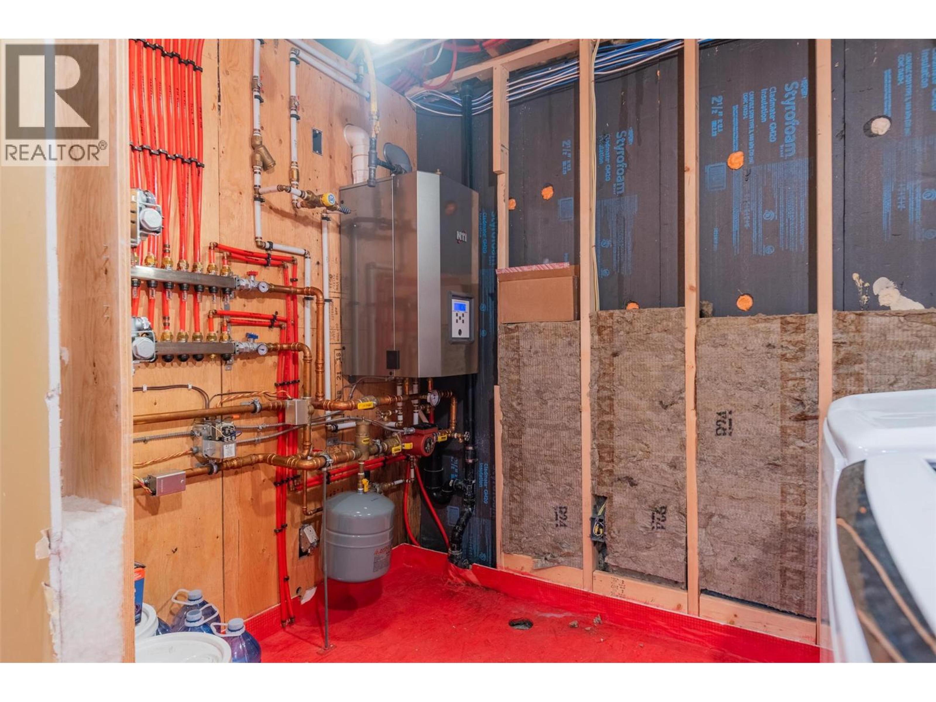 2520 COOK AVENUE - 37