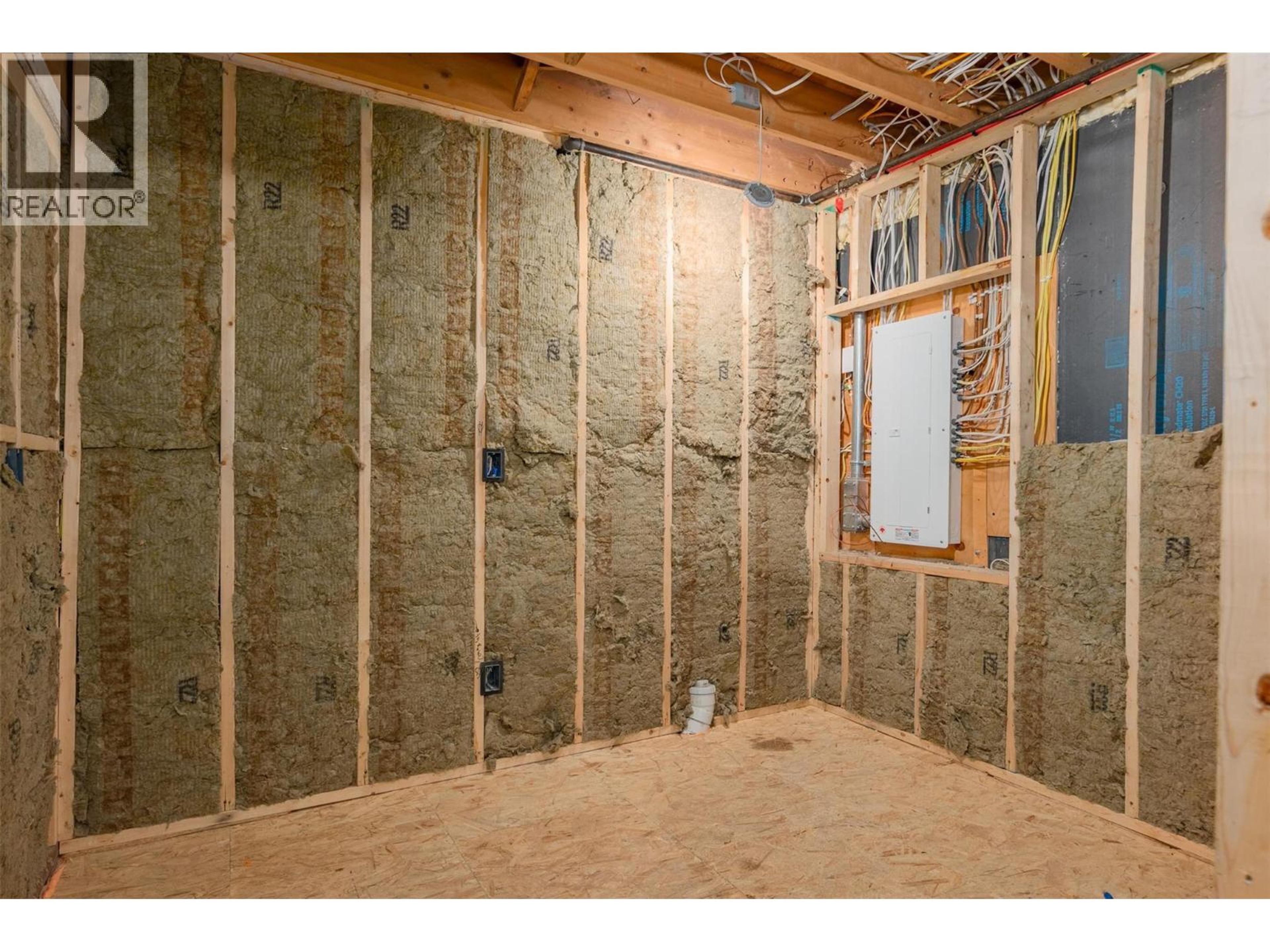 2520 COOK AVENUE - 41