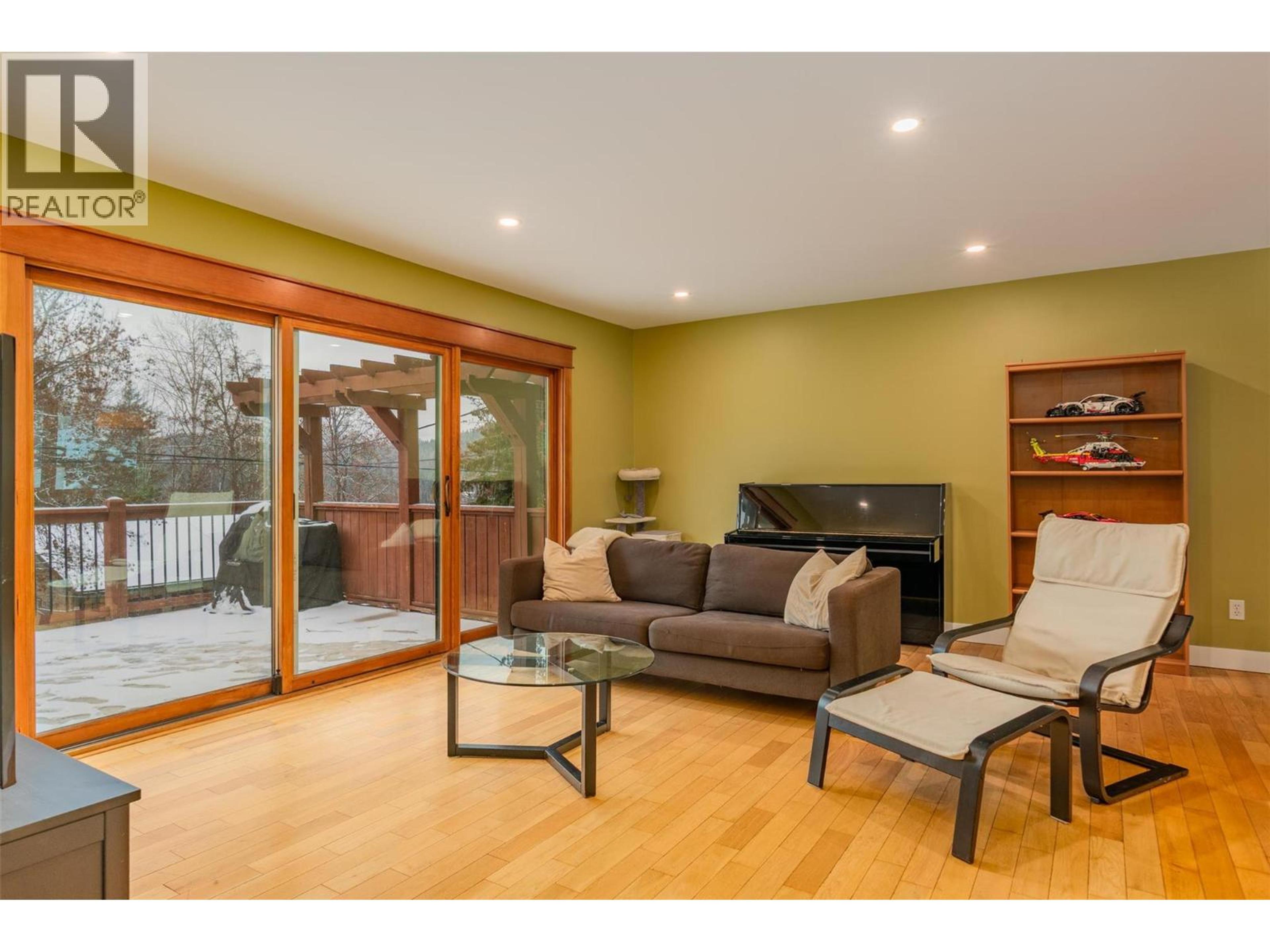 2520 COOK AVENUE - Image 2