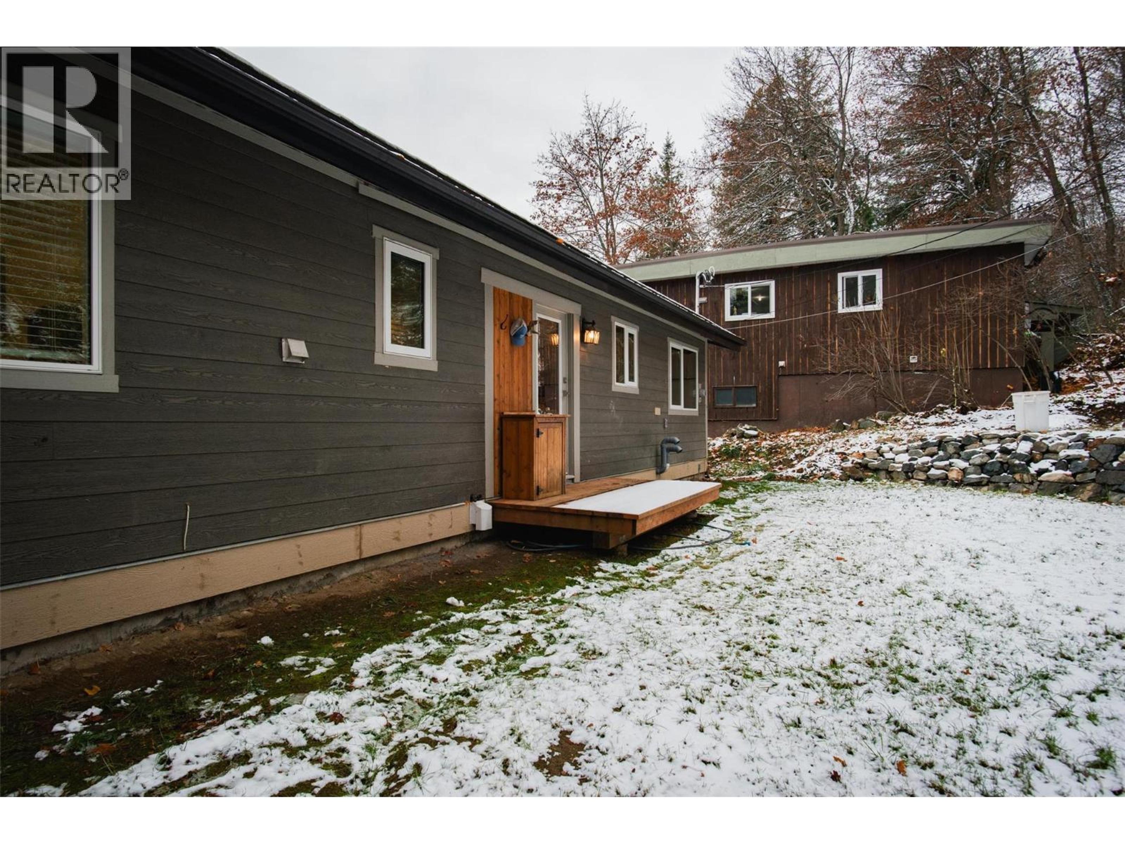 2520 COOK AVENUE - 53